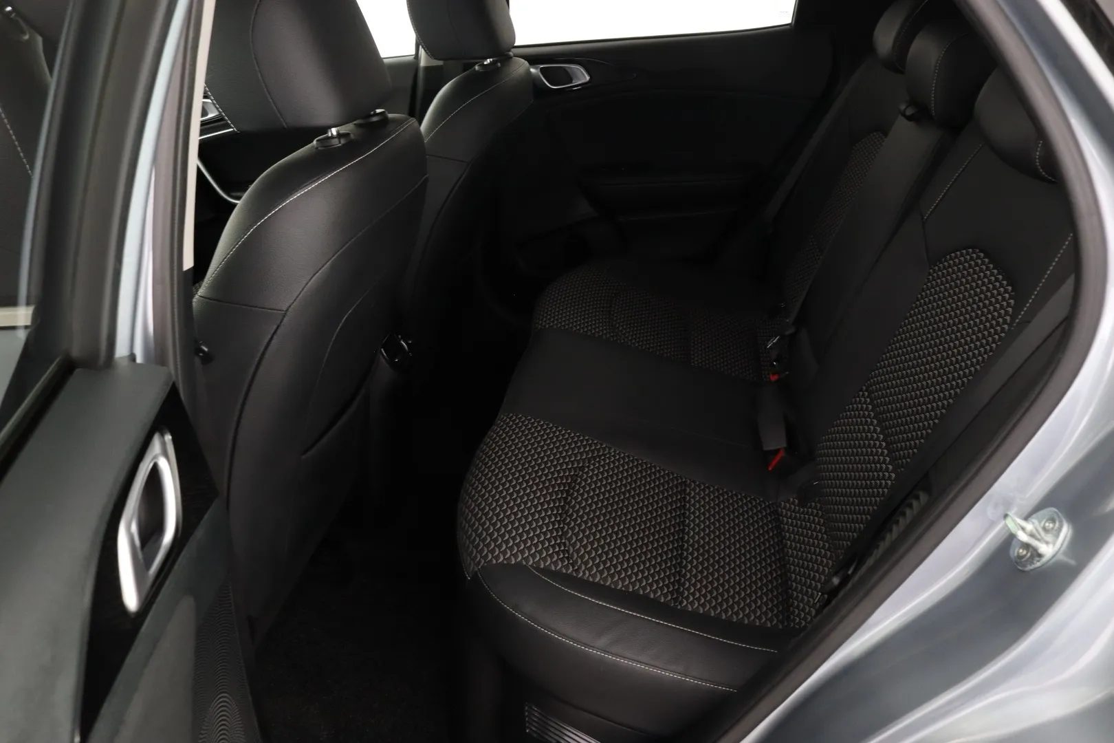 Kia XCeed XPS-840 carousel image