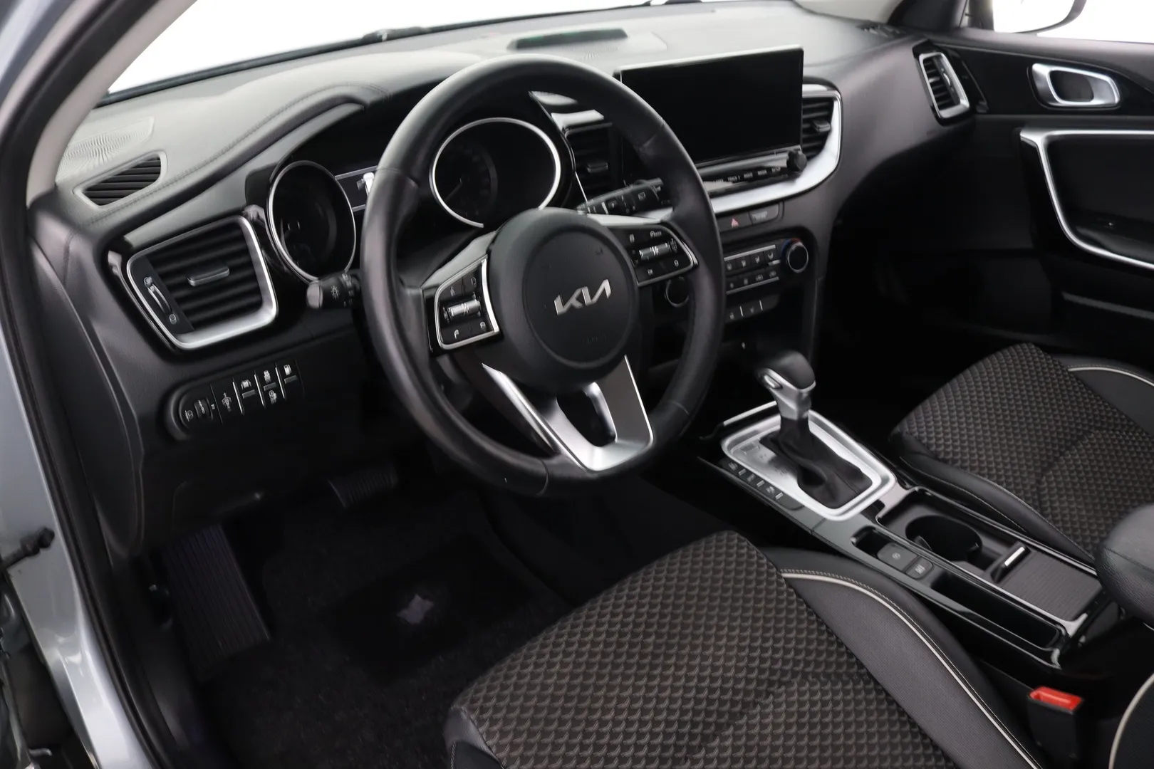 Kia XCeed XPS-840 carousel image