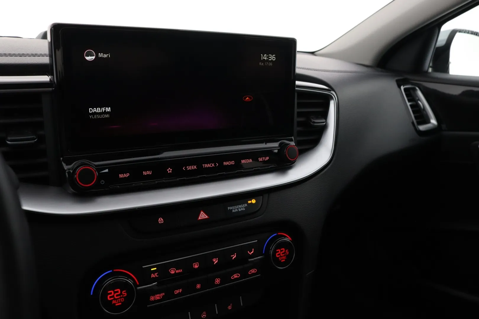 Kia XCeed XPS-840 carousel image
