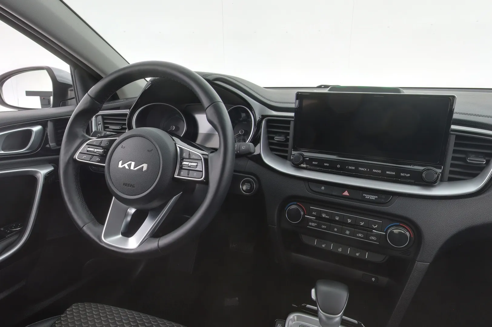 Kia XCeed XPS-840 carousel image