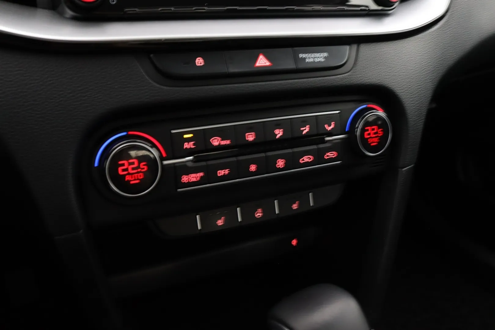 Kia XCeed XPS-840 carousel image