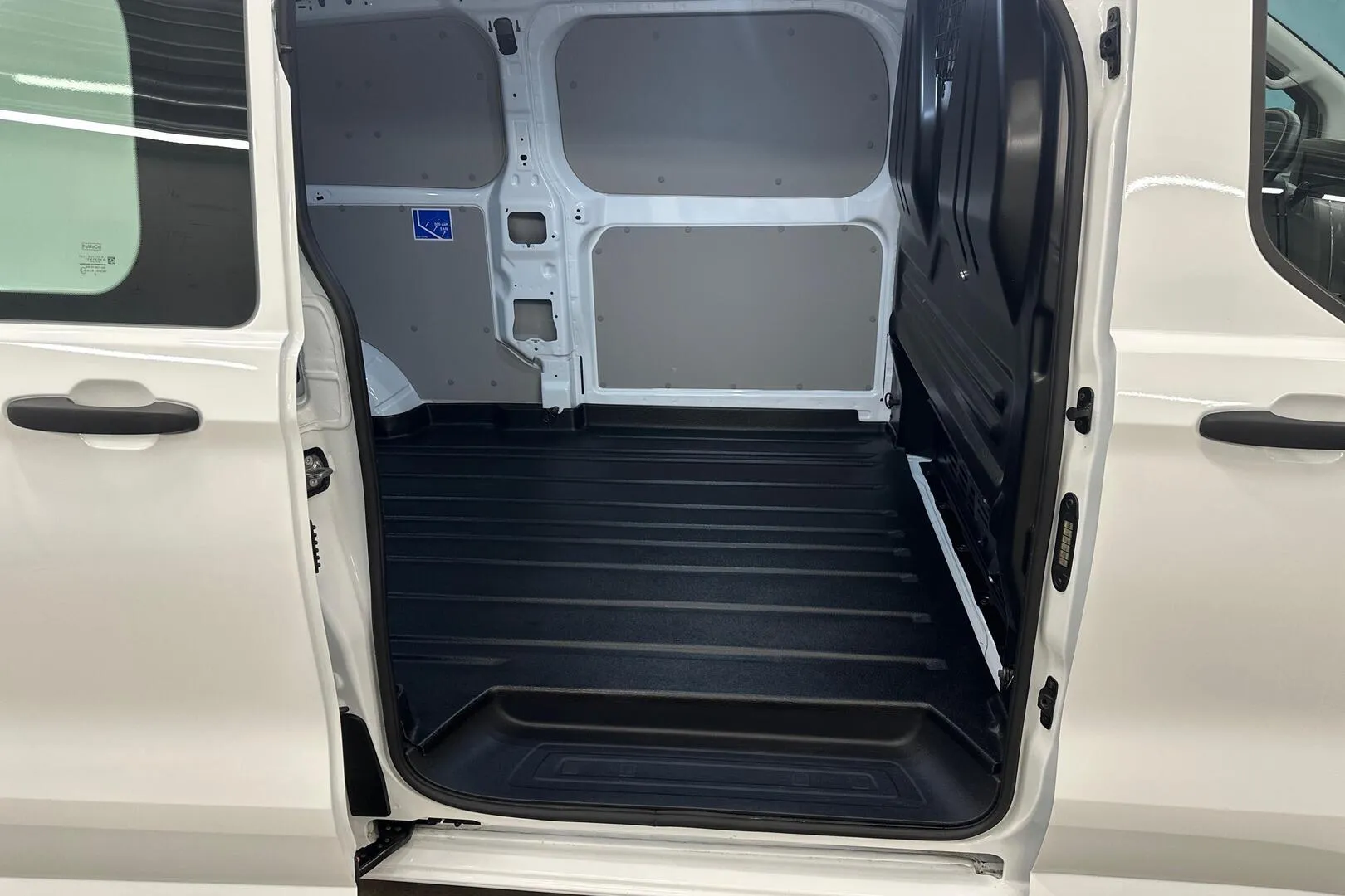 Ford Transit Custom SYY-367 carousel image