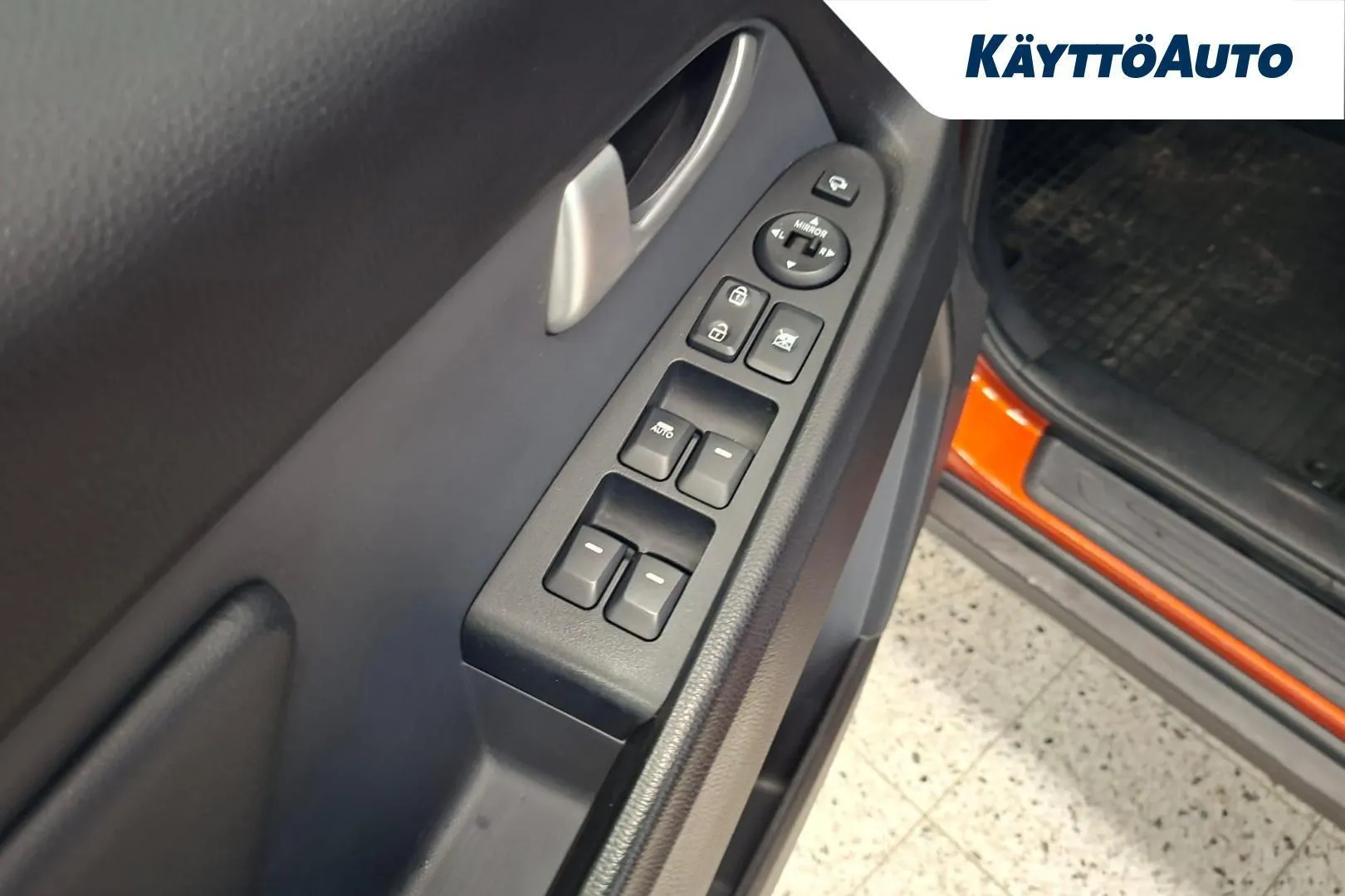 Kia Sportage XVL-291 carousel image