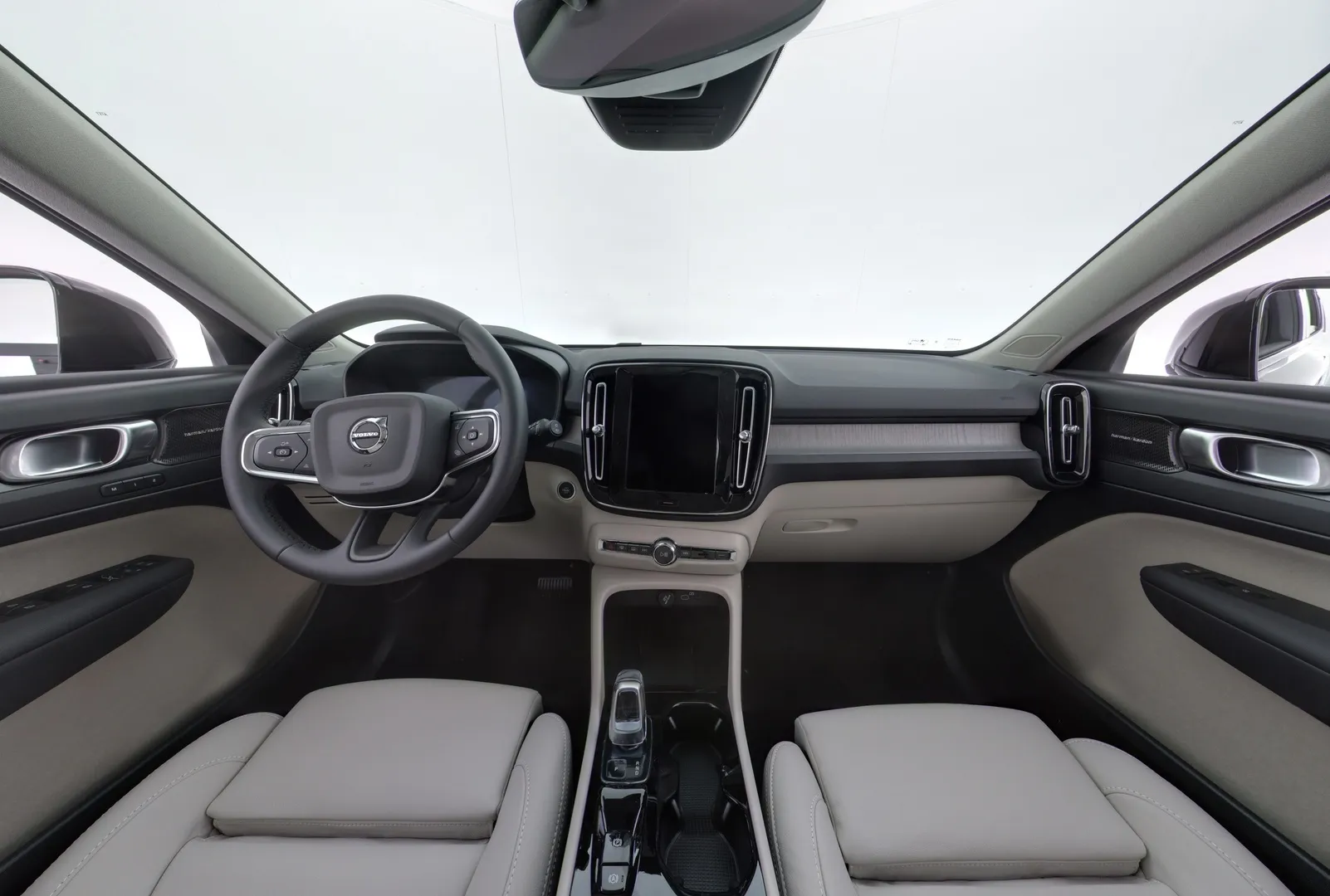 Volvo XC40 JOS-176 carousel image