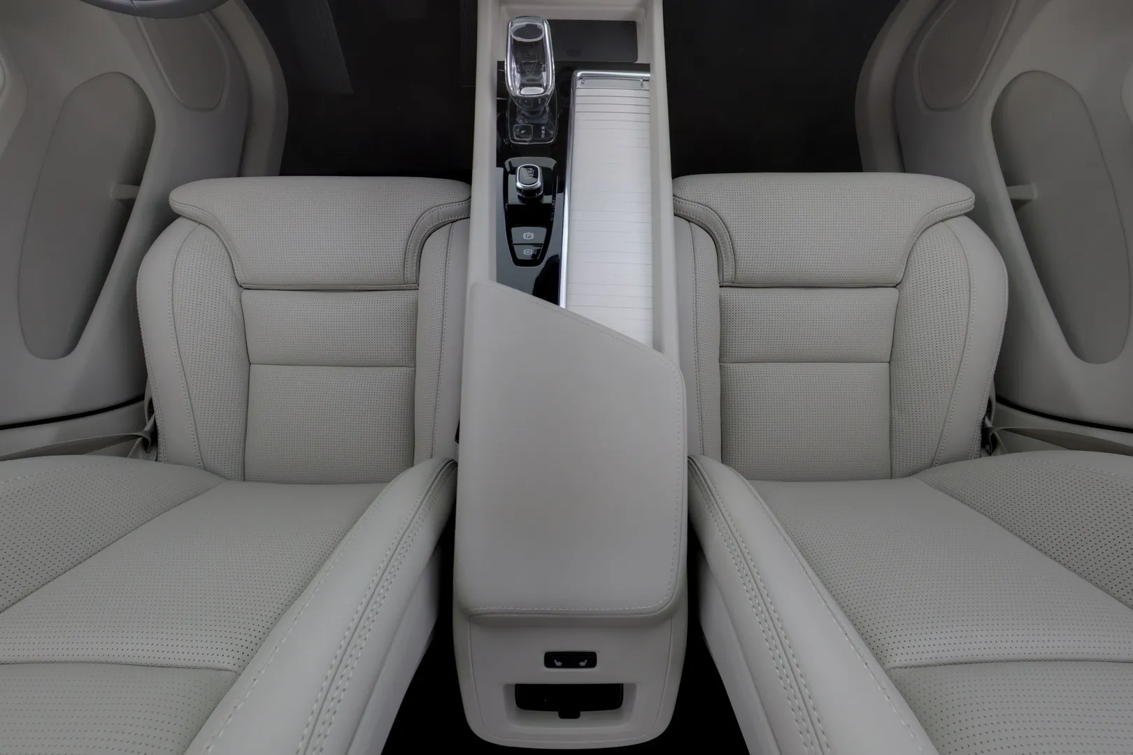 Volvo XC60 KYS-657 carousel image