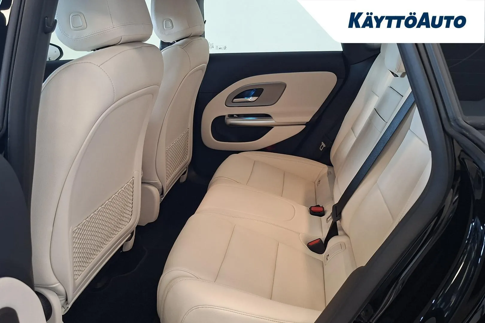 Mercedes-Benz CLA YMR-282 carousel image