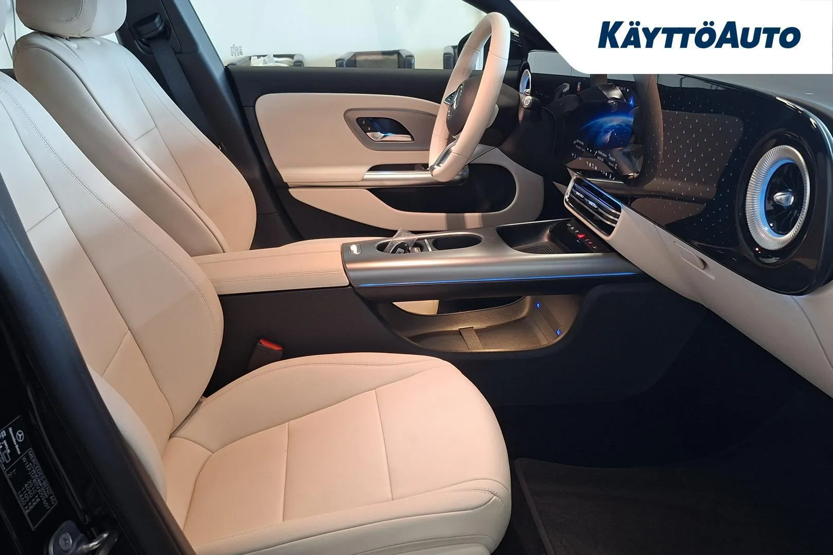 Mercedes-Benz CLA YMR-282 carousel image