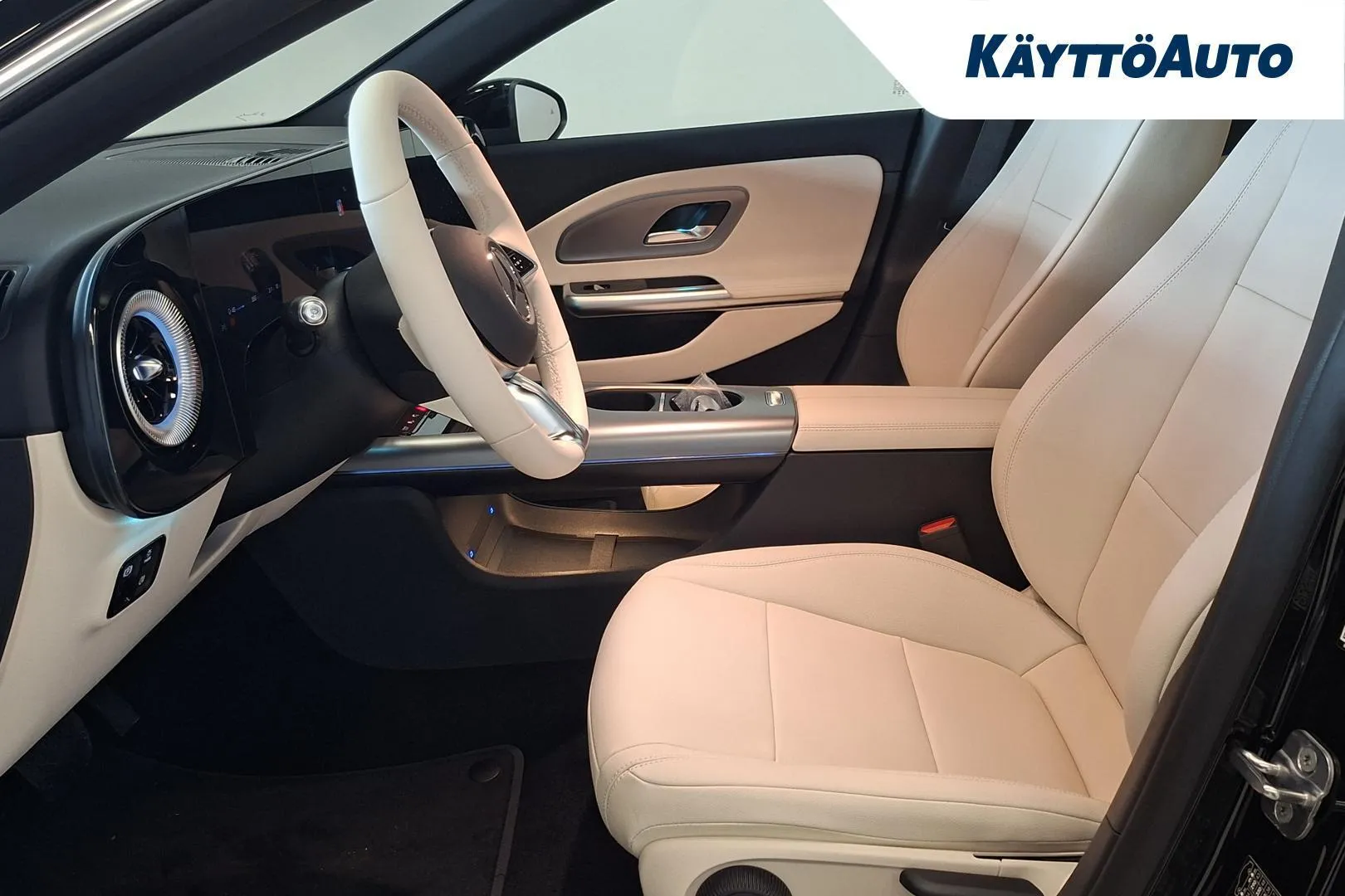 Mercedes-Benz CLA YMR-282 carousel image