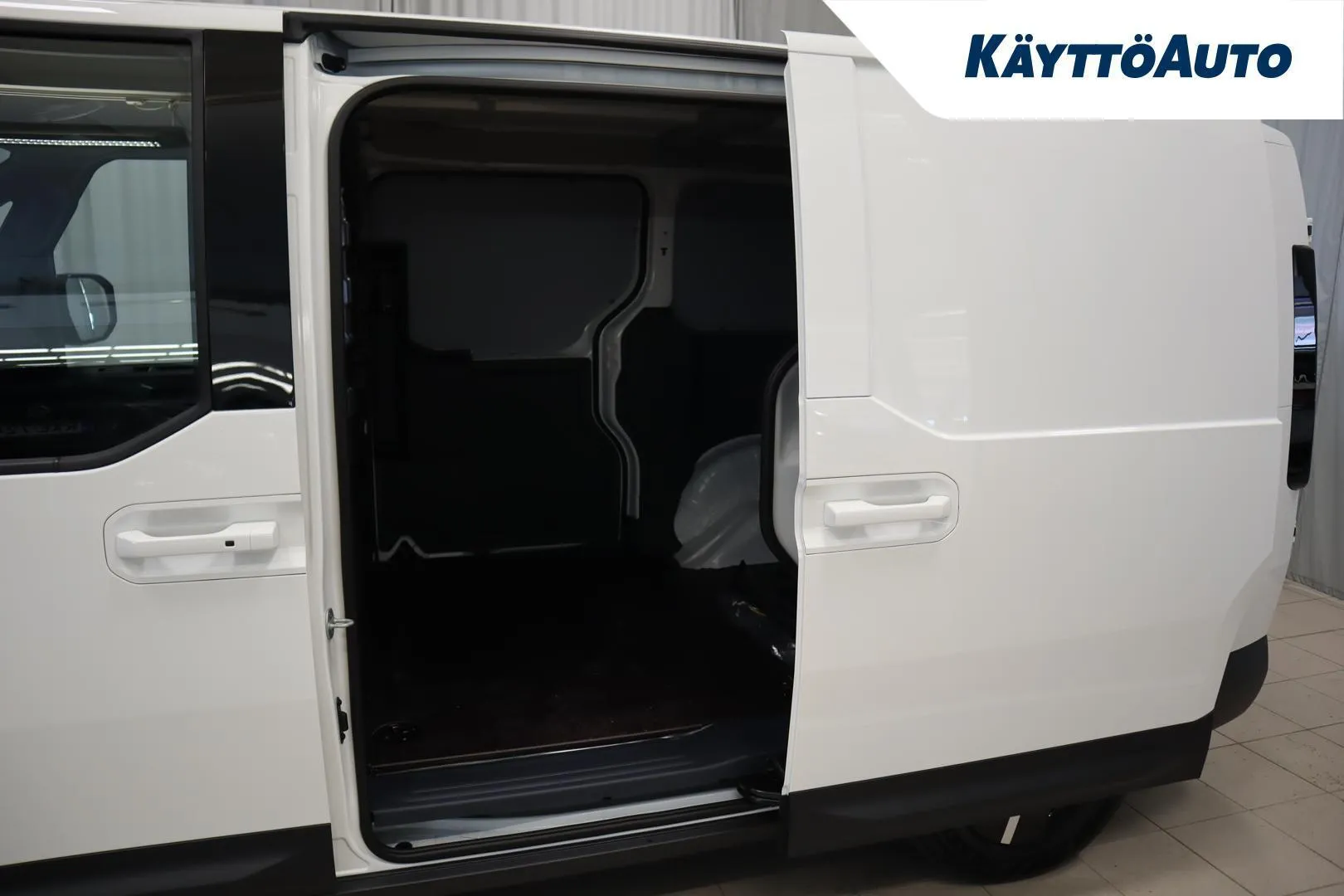 Kia PV5 Cargo KYO-584 carousel image