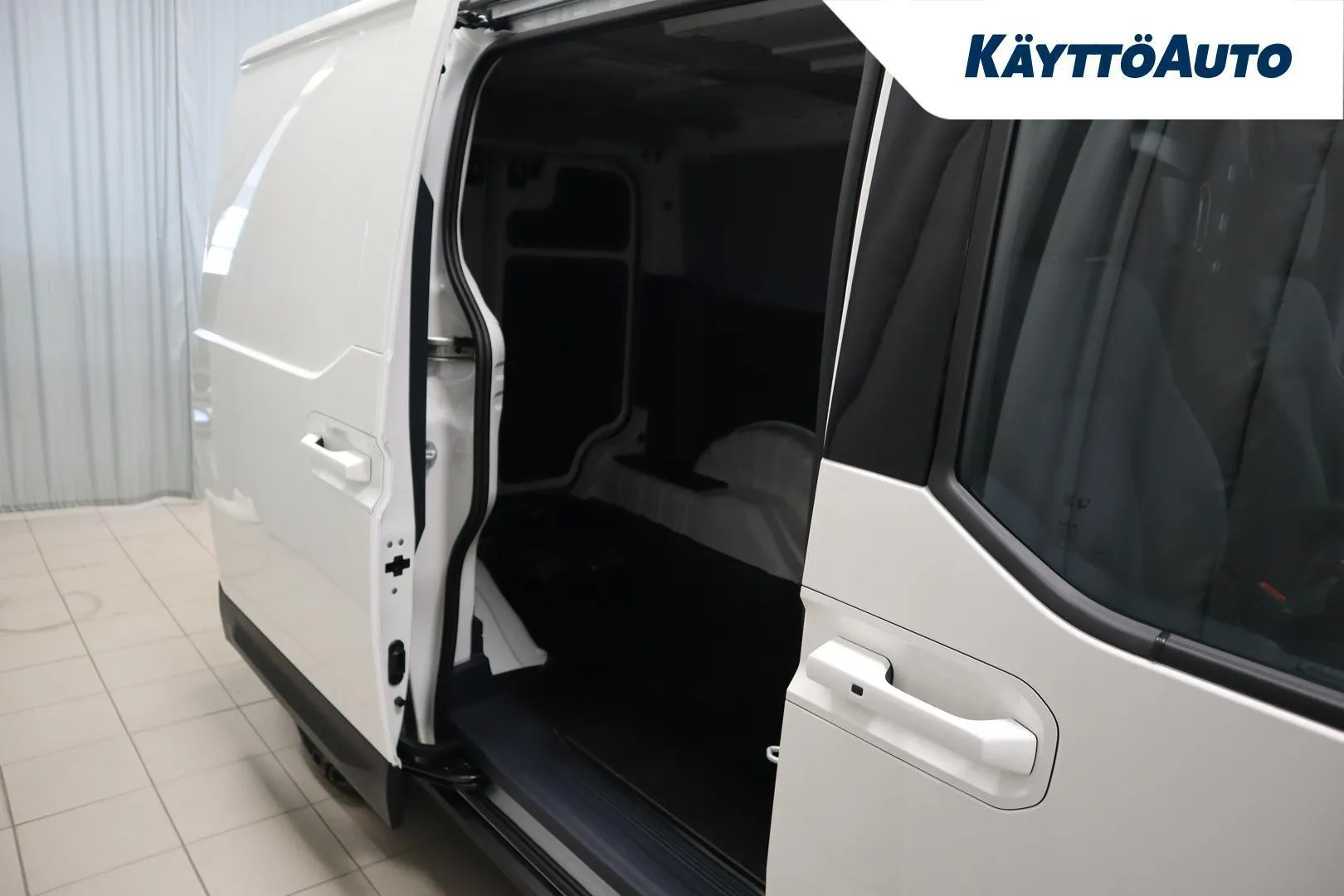 Kia PV5 Cargo KYO-584 carousel image