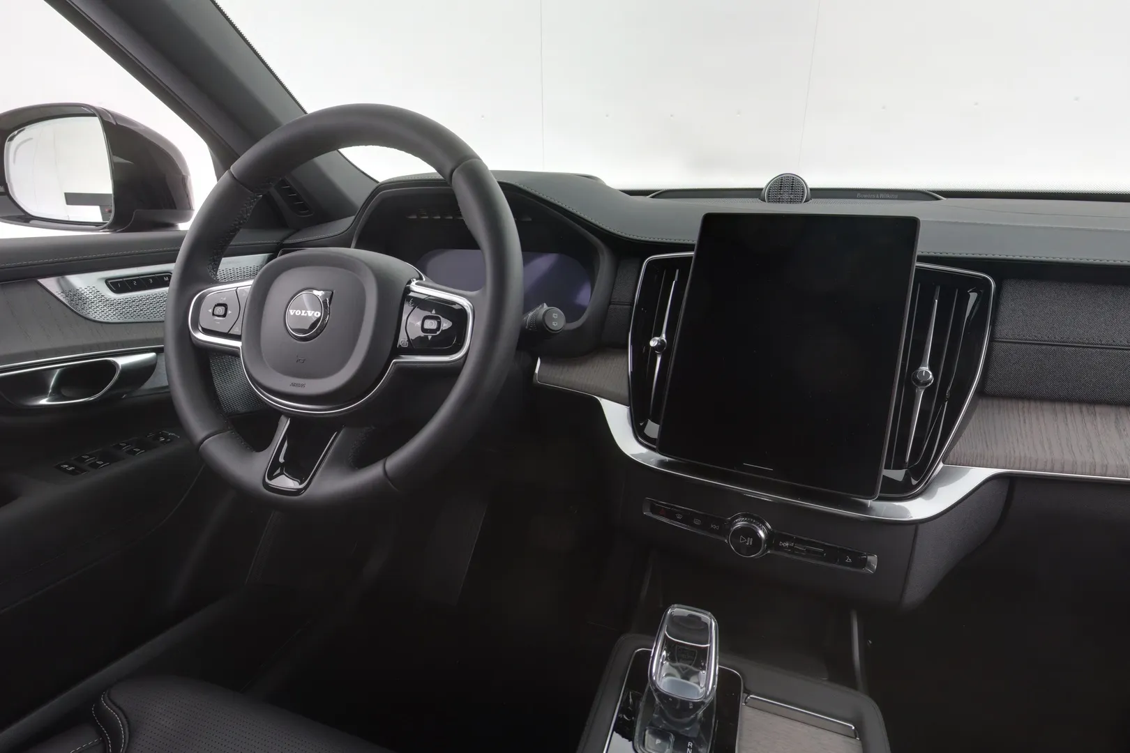 Volvo XC90 YMS-608 carousel image