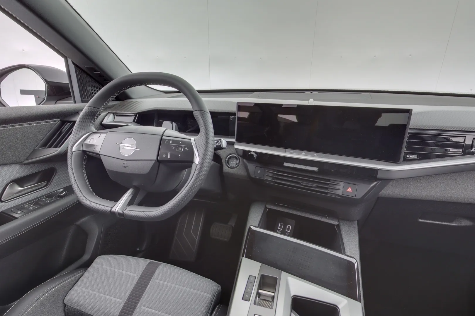 Opel Grandland SRS-810 carousel image