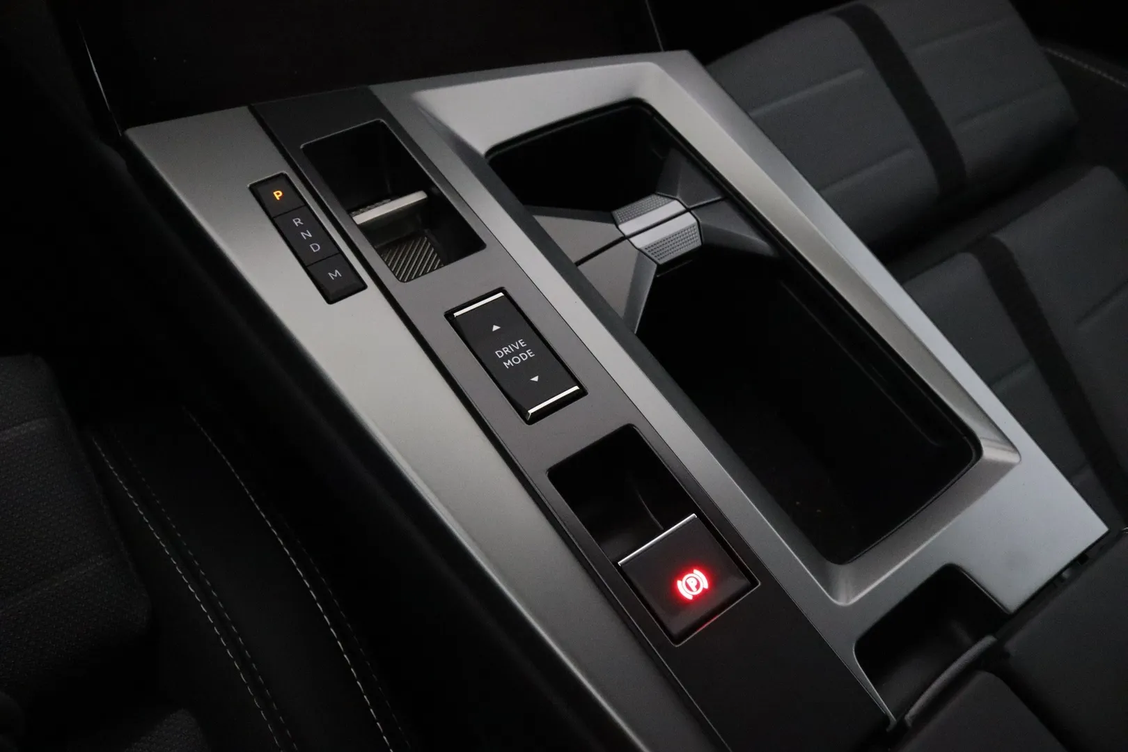Opel Grandland SRS-810 carousel image