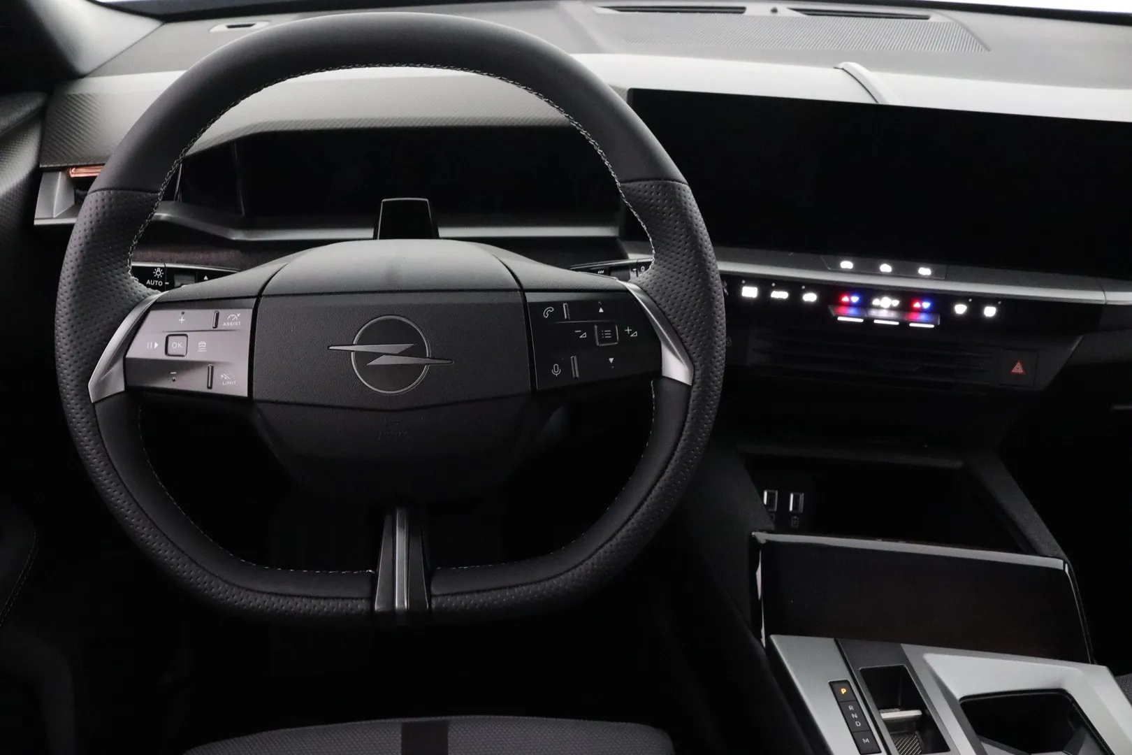 Opel Grandland SRS-810 carousel image