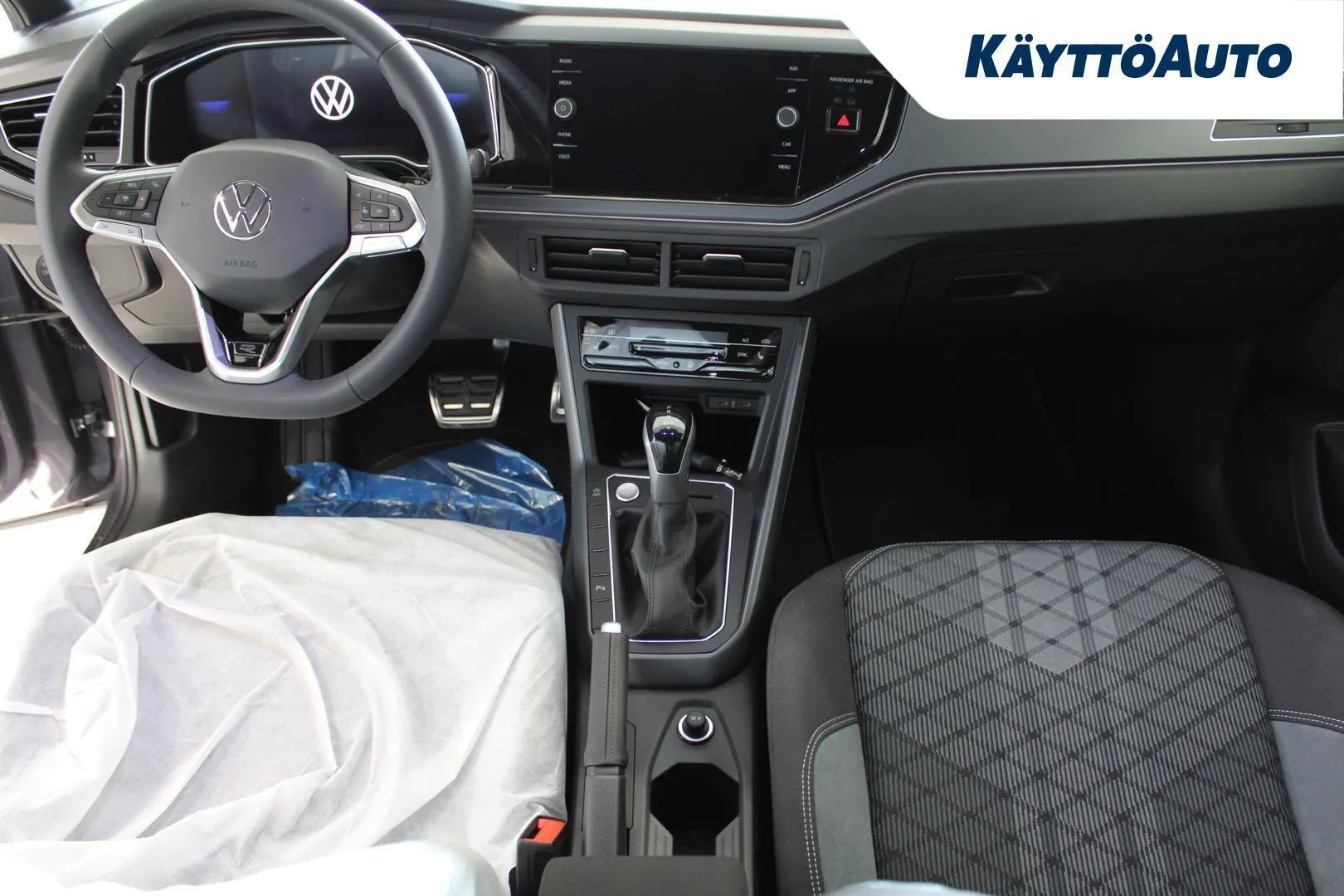 Volkswagen Taigo YMP-834 carousel image