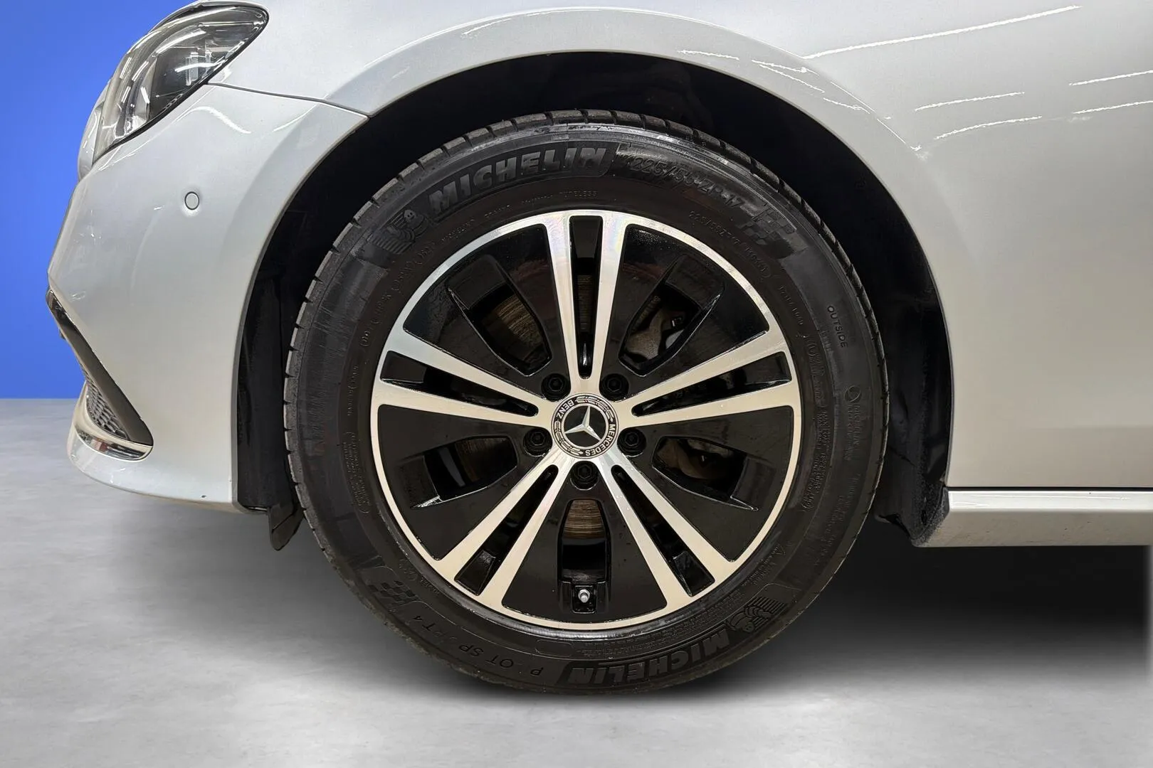 Mercedes-Benz E ETN-219 carousel image