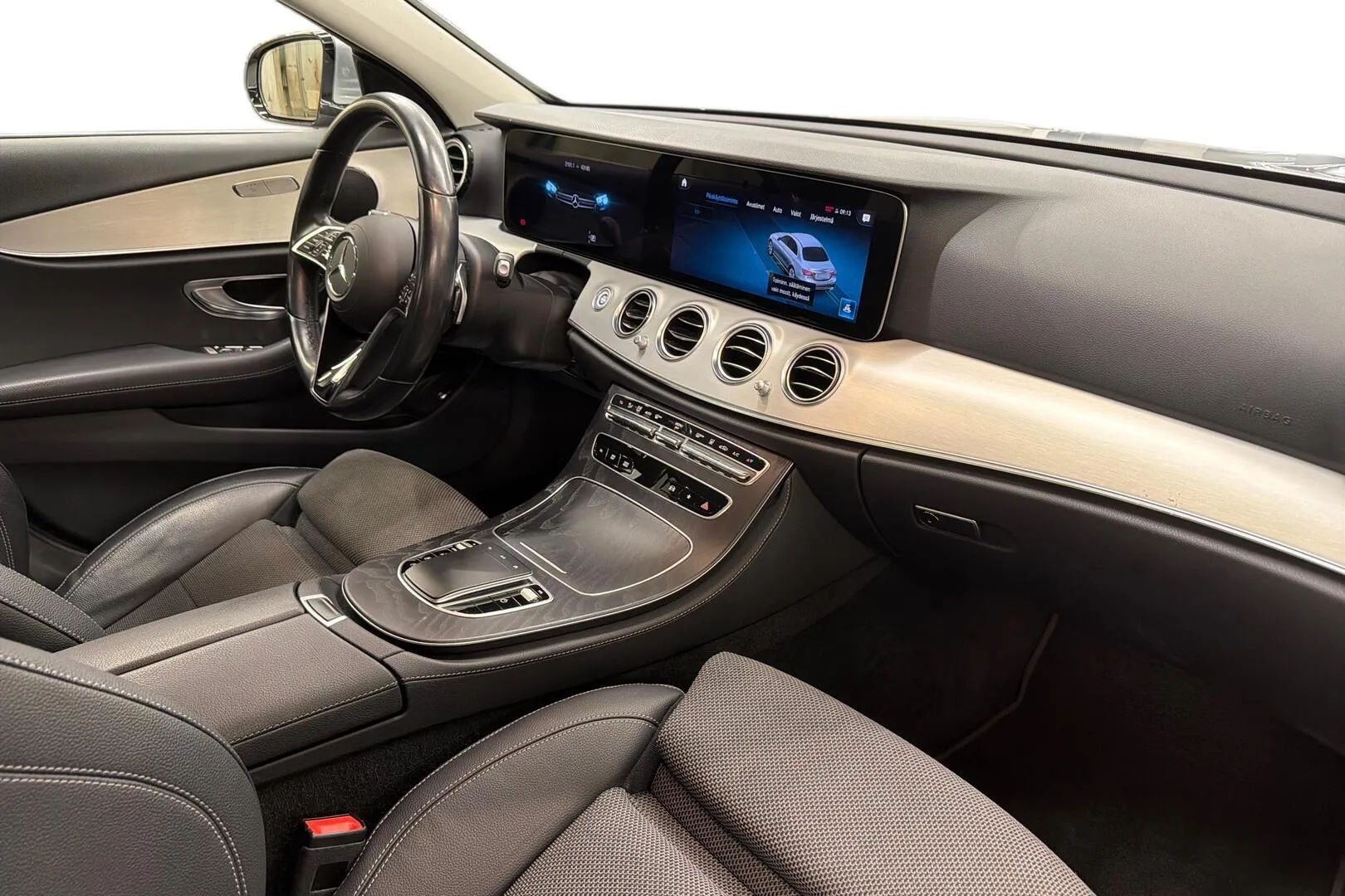 Mercedes-Benz E ETN-219 carousel image