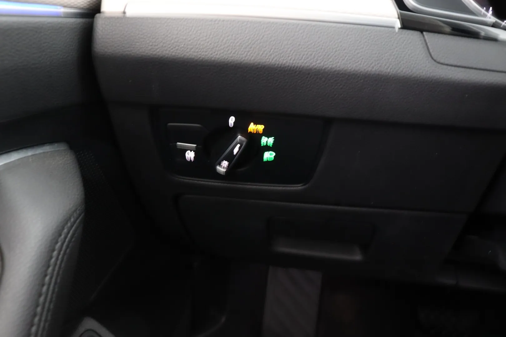 Volkswagen Passat OXX-298 carousel image