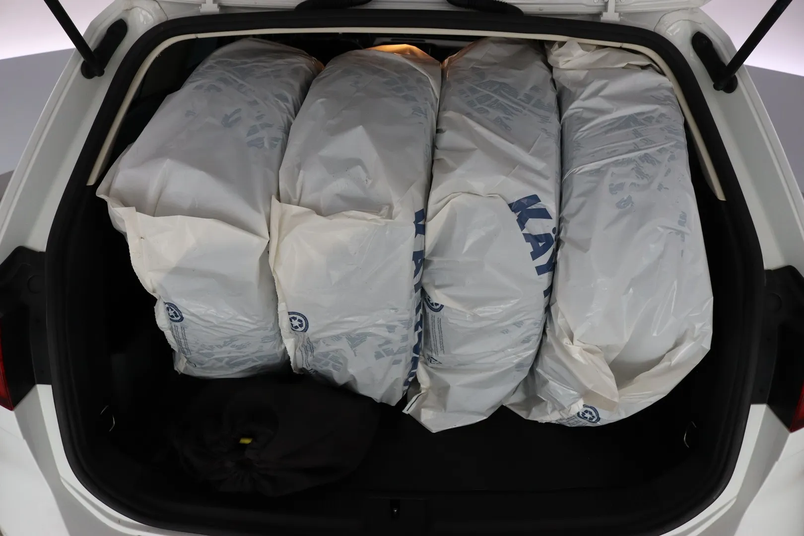 Volkswagen Passat OXX-298 carousel image