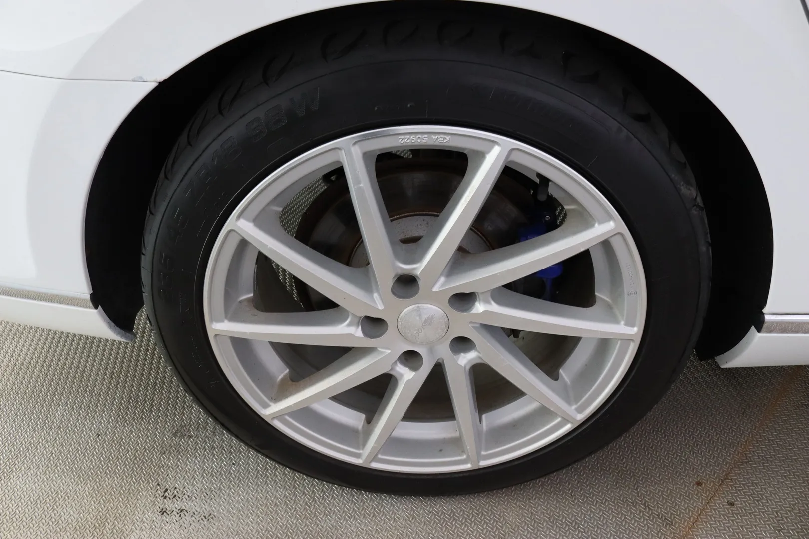 Volkswagen Passat OXX-298 carousel image