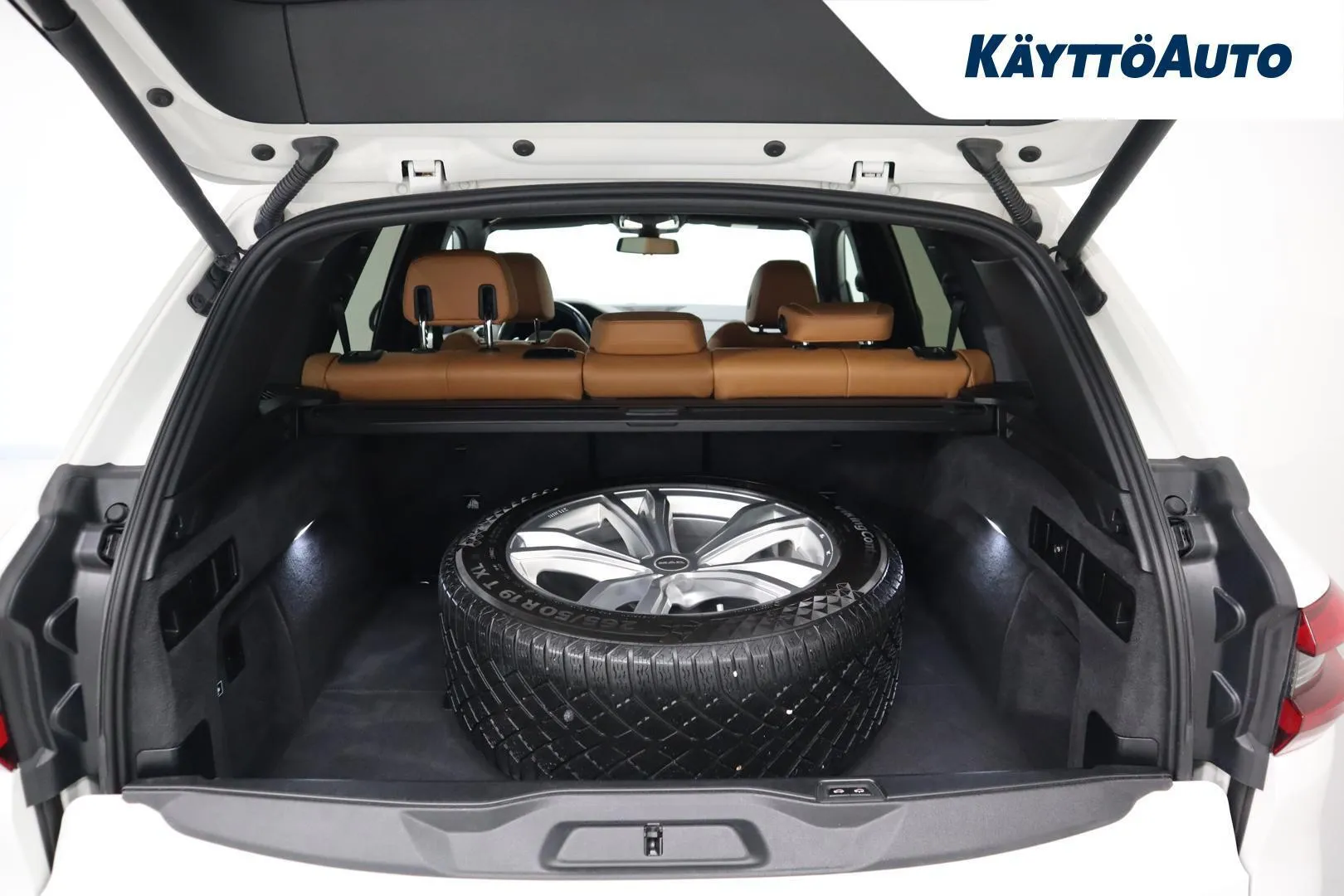 BMW X5 SOM-873 carousel image