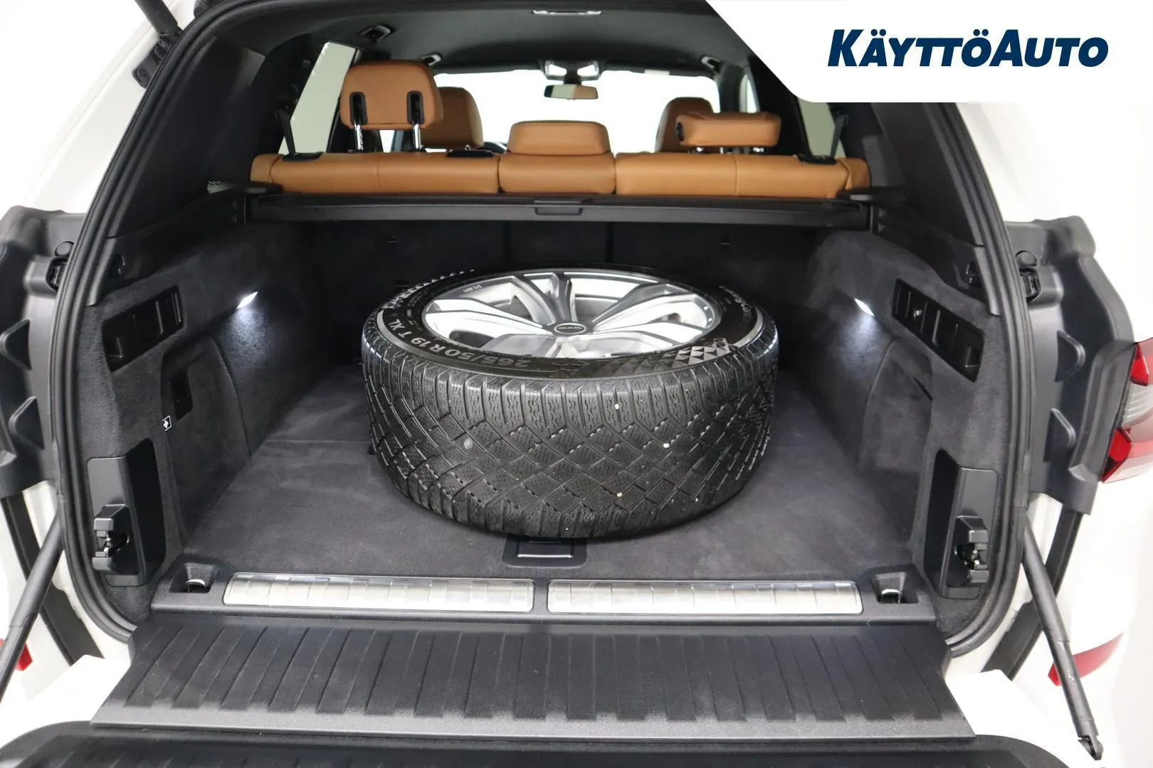 BMW X5 SOM-873 carousel image
