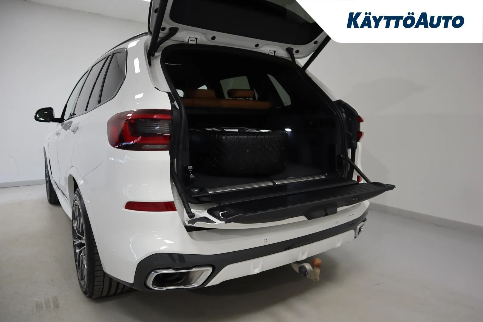 BMW X5 SOM-873 carousel image