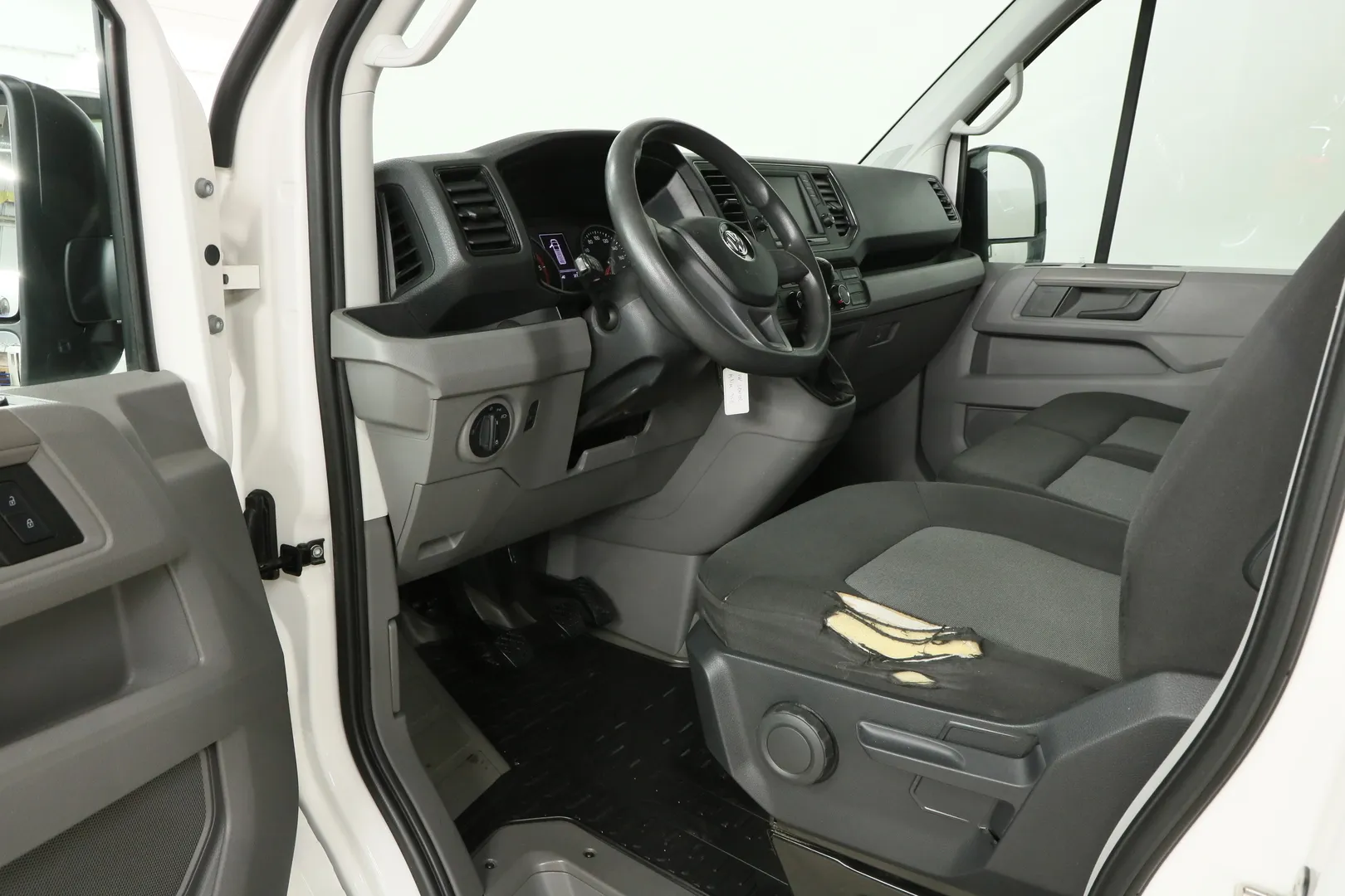 Volkswagen Crafter MNM-350 carousel image