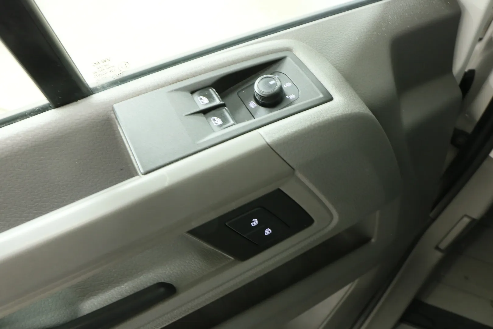 Volkswagen Crafter MNM-350 carousel image