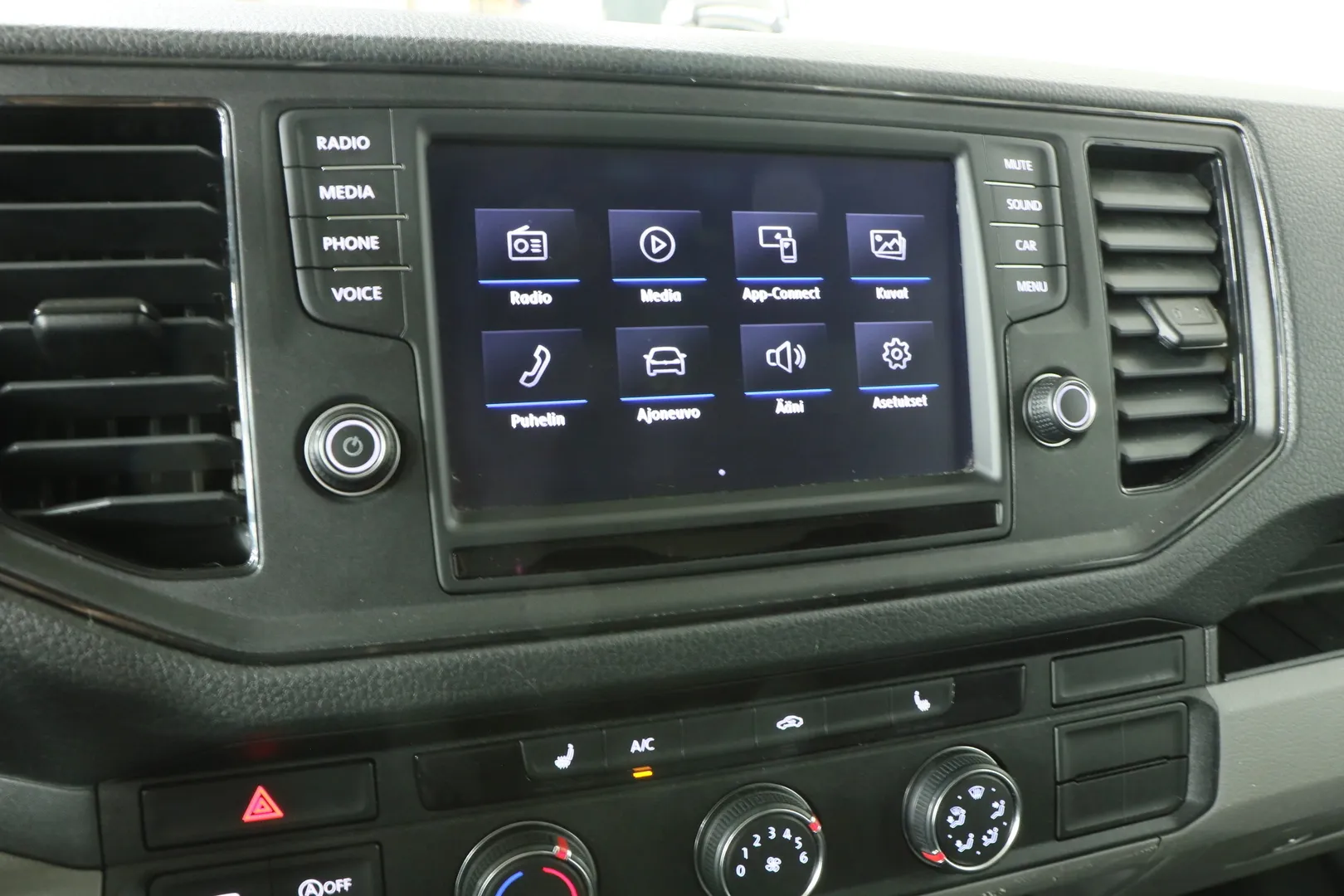 Volkswagen Crafter MNM-350 carousel image