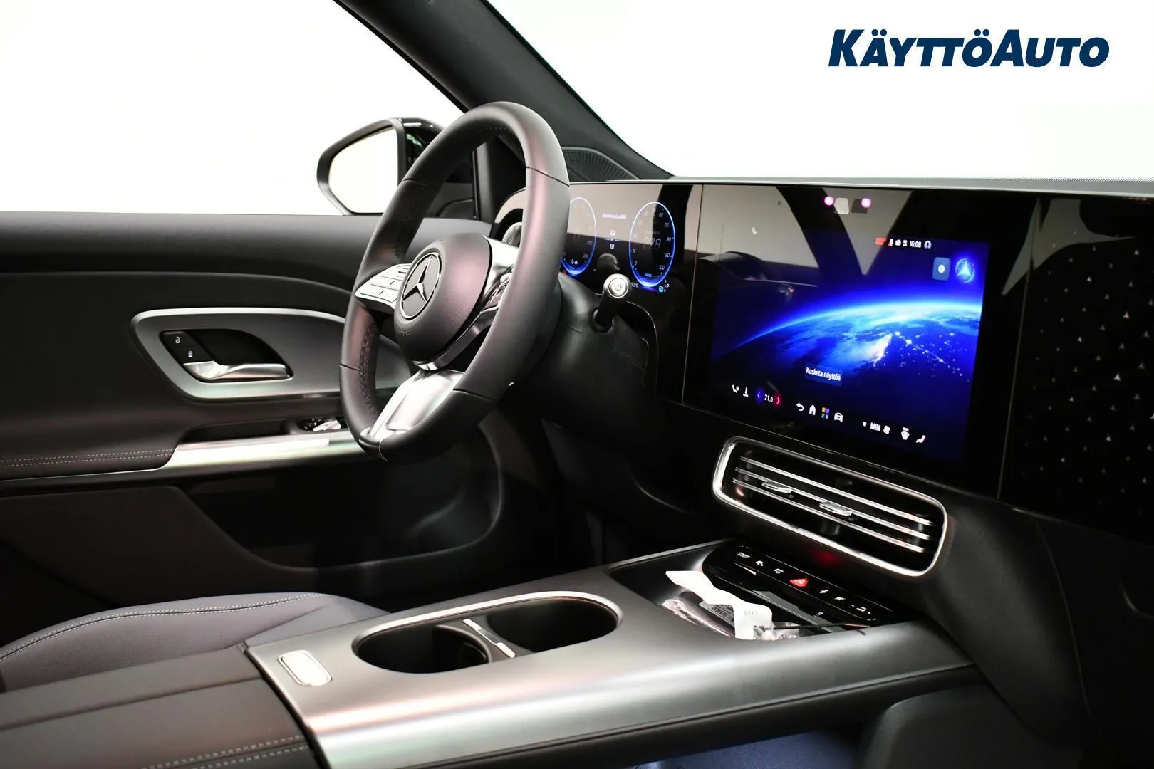 Mercedes-Benz GLB YMT-627 carousel image