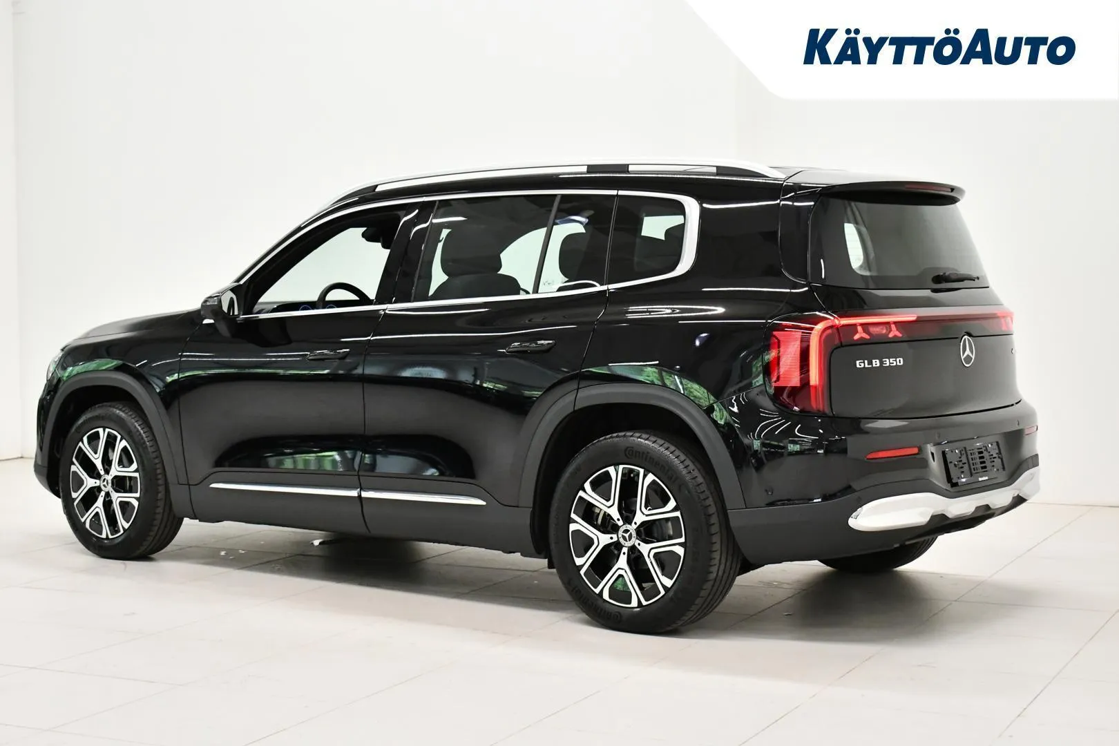 Mercedes-Benz GLB YMT-627 carousel image
