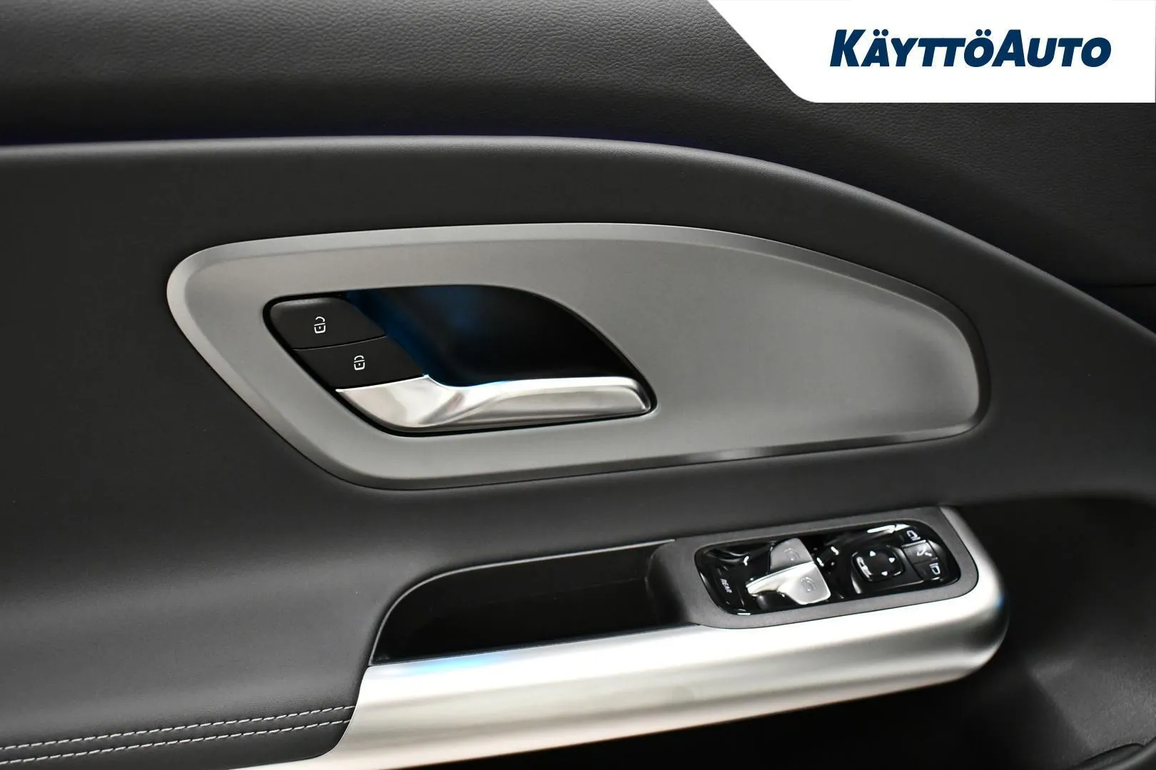 MERCEDES-BENZ CLA YMR-289 carousel image