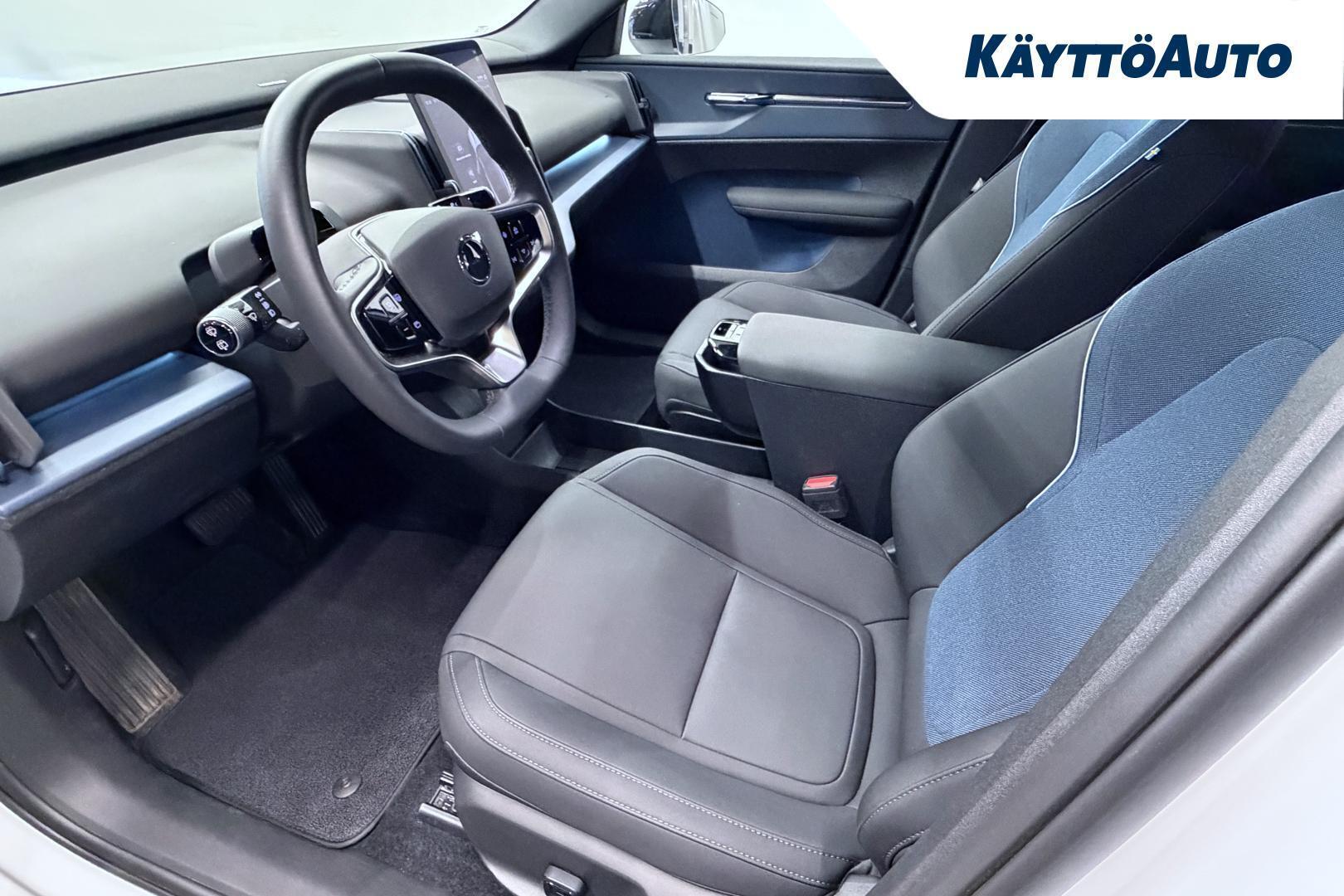 Volvo EX30 Twin Performance Plus 2025, kuva 4/24