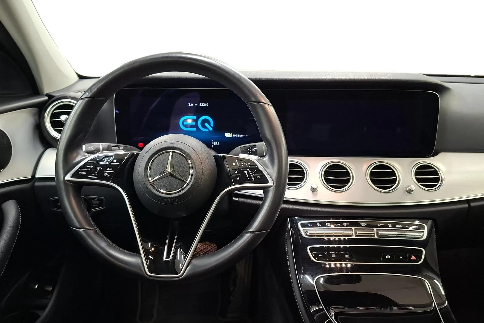 Mercedes-Benz E GPY-680 carousel image