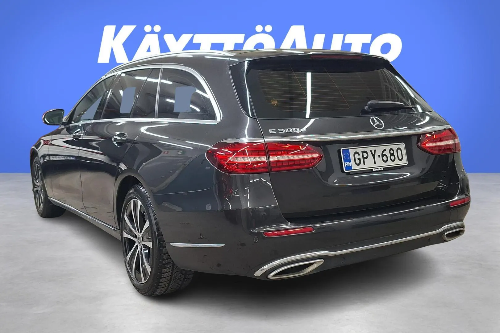 Mercedes-Benz E GPY-680 carousel image