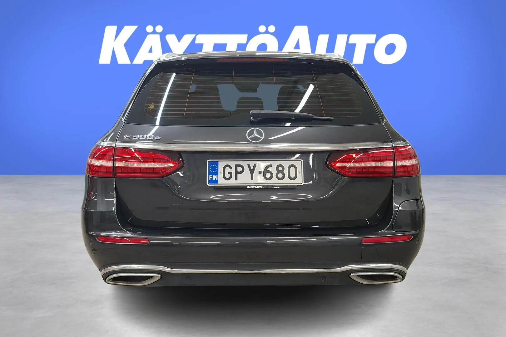 Mercedes-Benz E GPY-680 carousel image