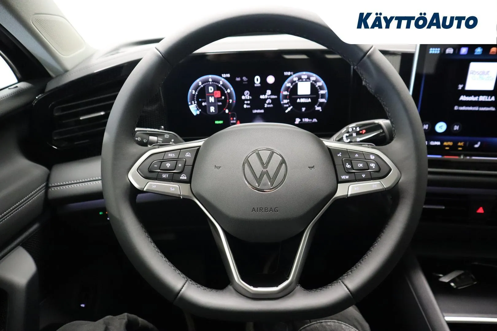 Volkswagen Tiguan SZR-334 carousel image