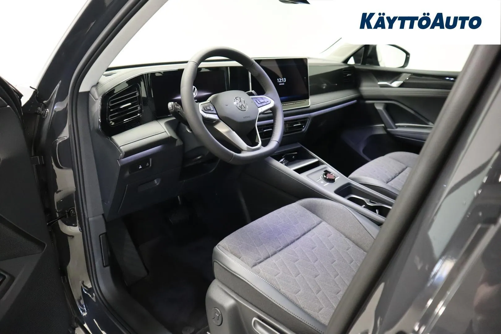 Volkswagen Tiguan SZR-334 carousel image