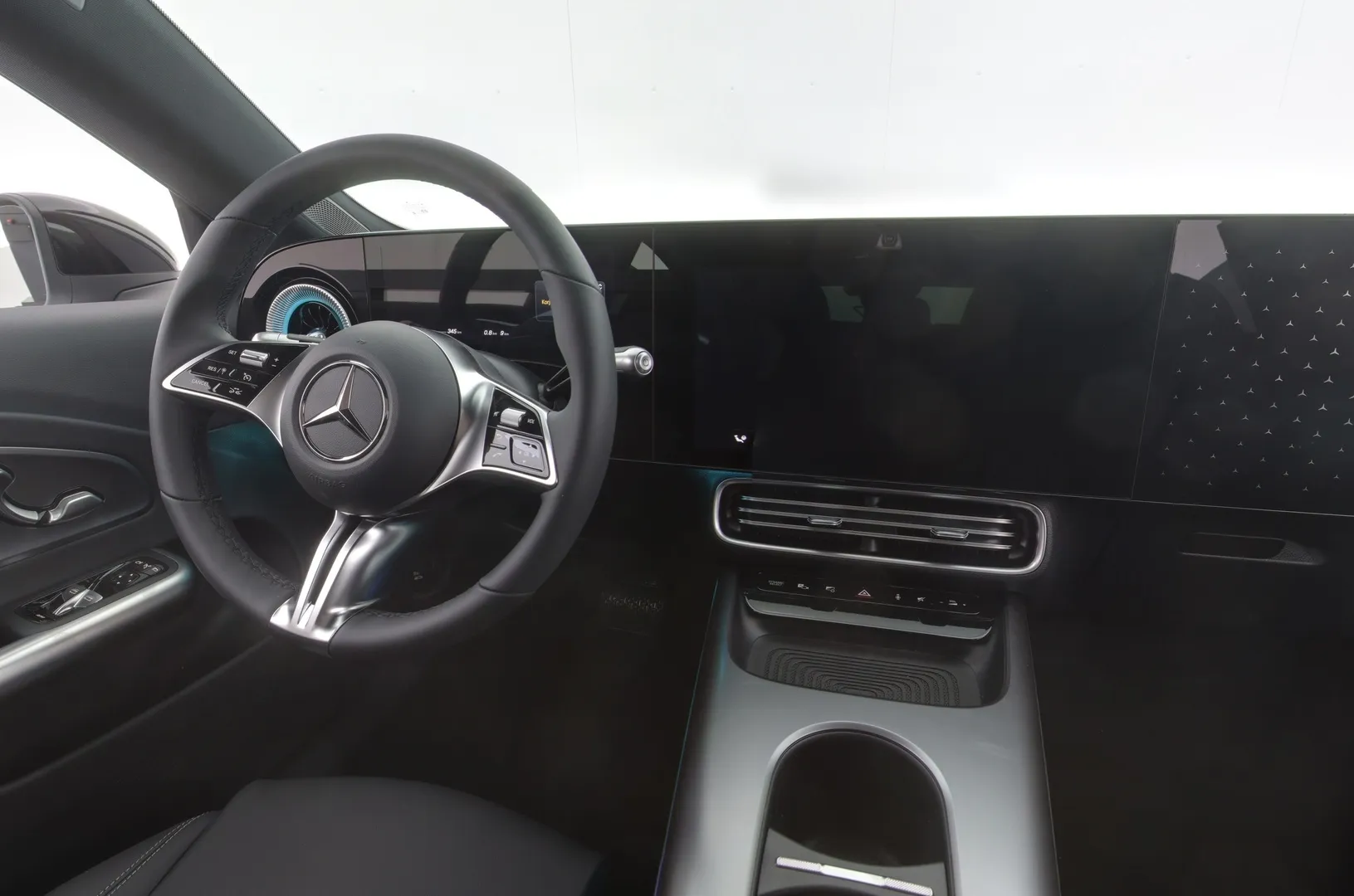 Mercedes-Benz CLA YMS-264 carousel image