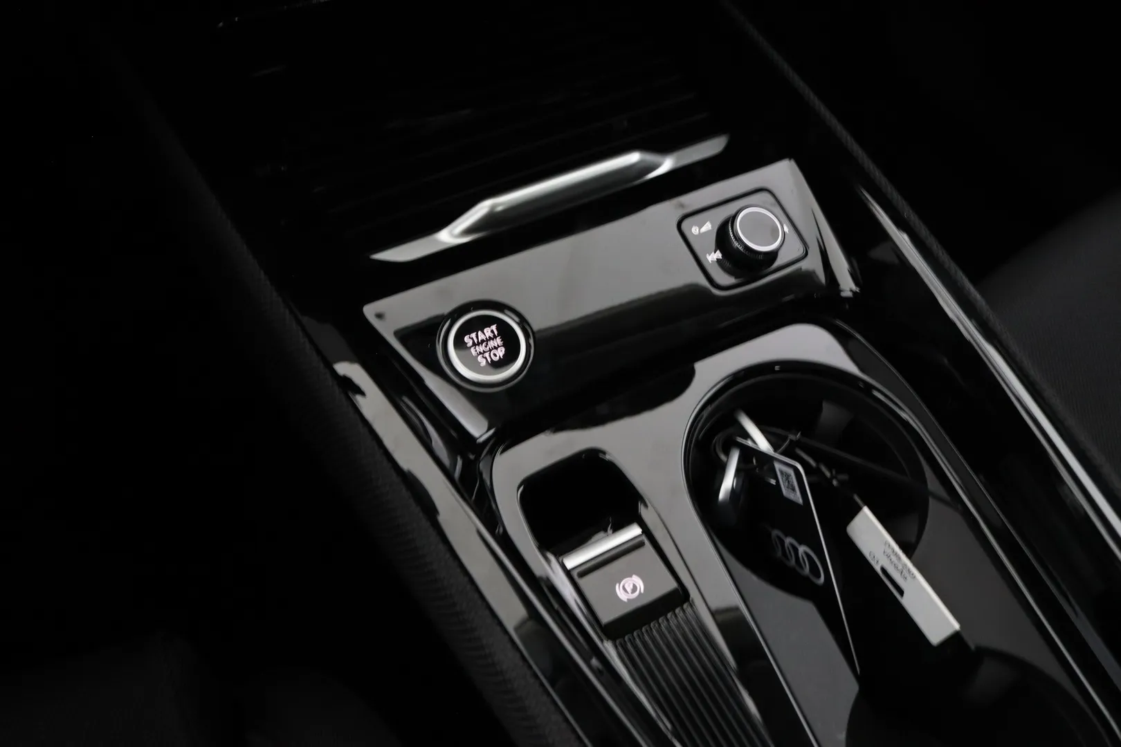 Audi Q3 YMS-230 carousel image