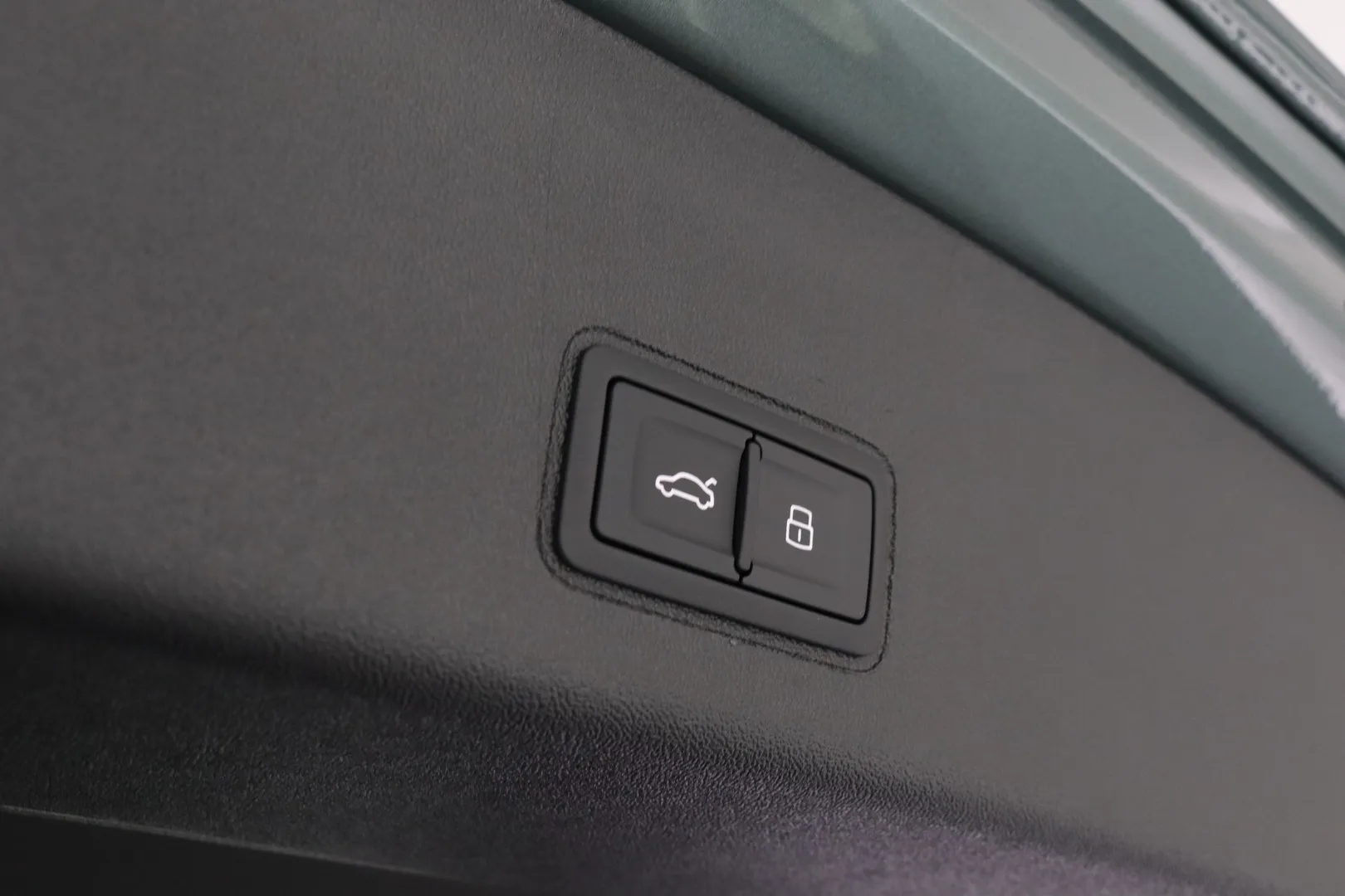 Audi Q3 YMS-230 carousel image