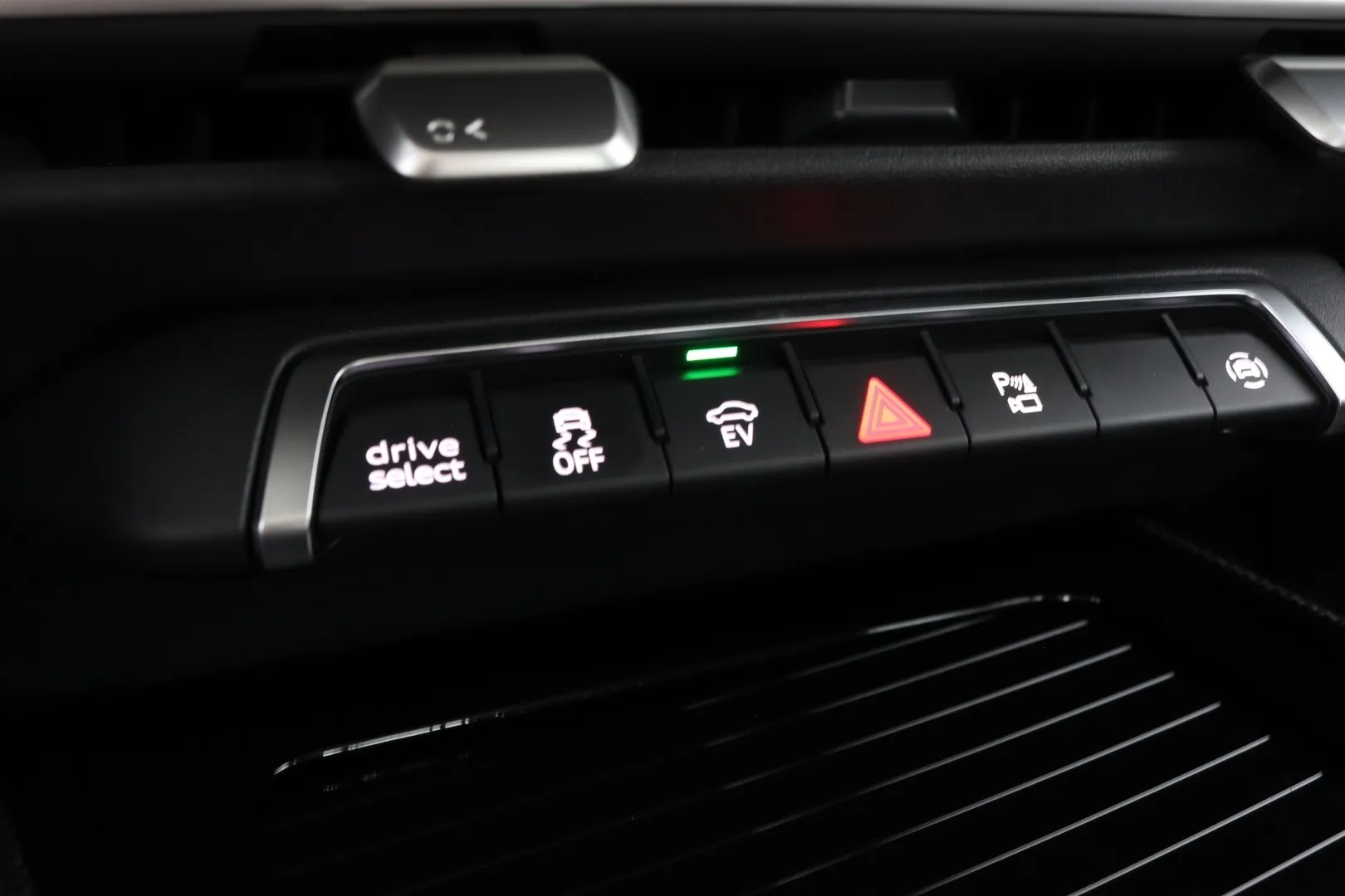 Audi Q3 YMS-230 carousel image