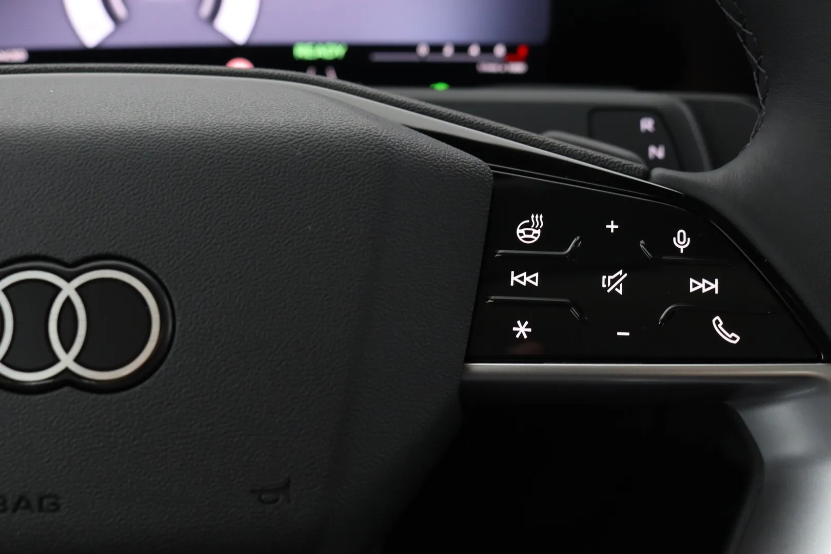 Audi Q3 YMS-230 carousel image