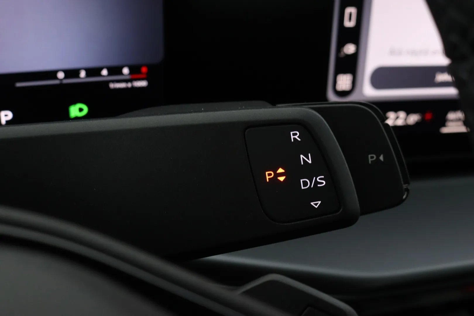 Audi Q3 YMS-230 carousel image