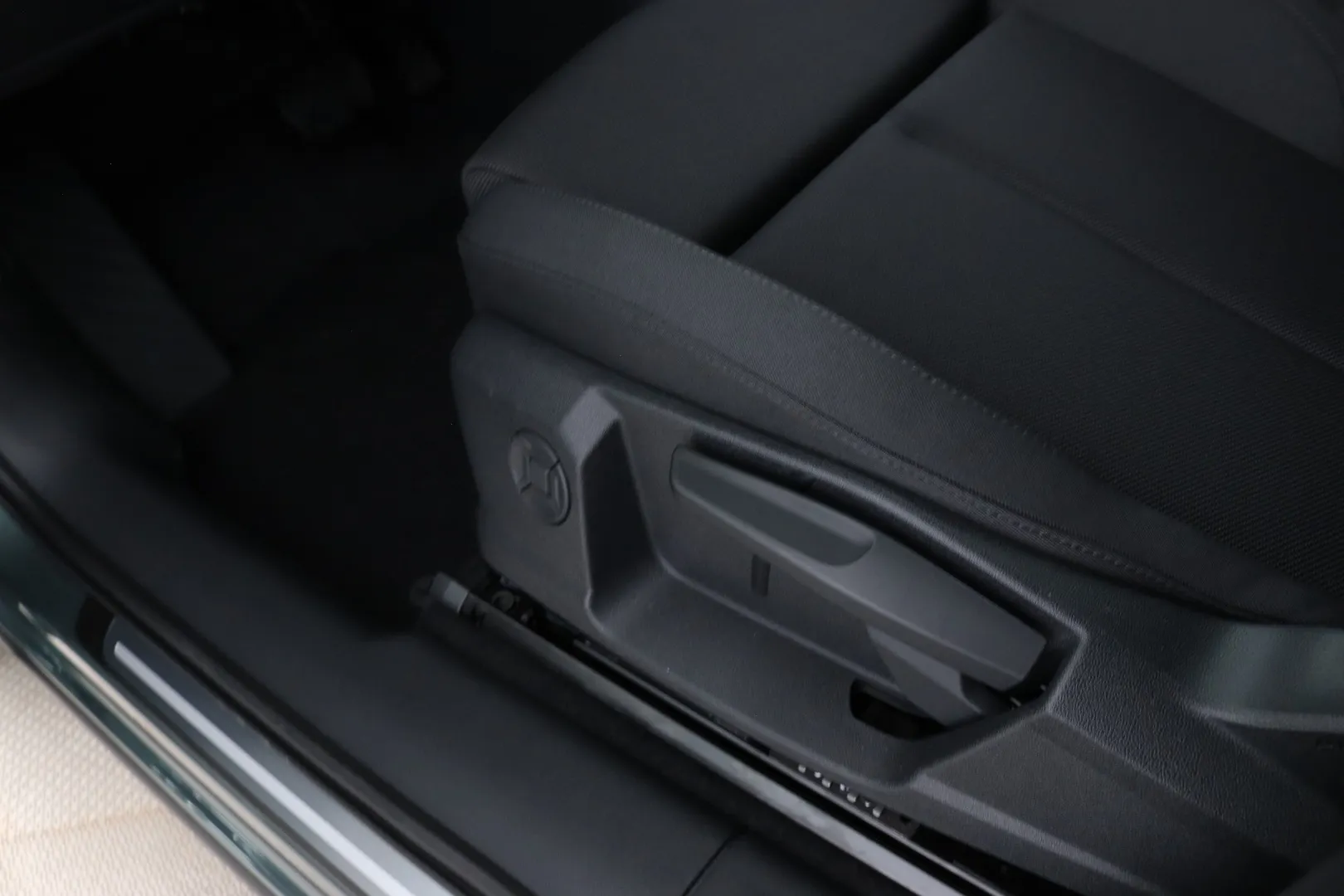 Audi Q3 YMS-230 carousel image
