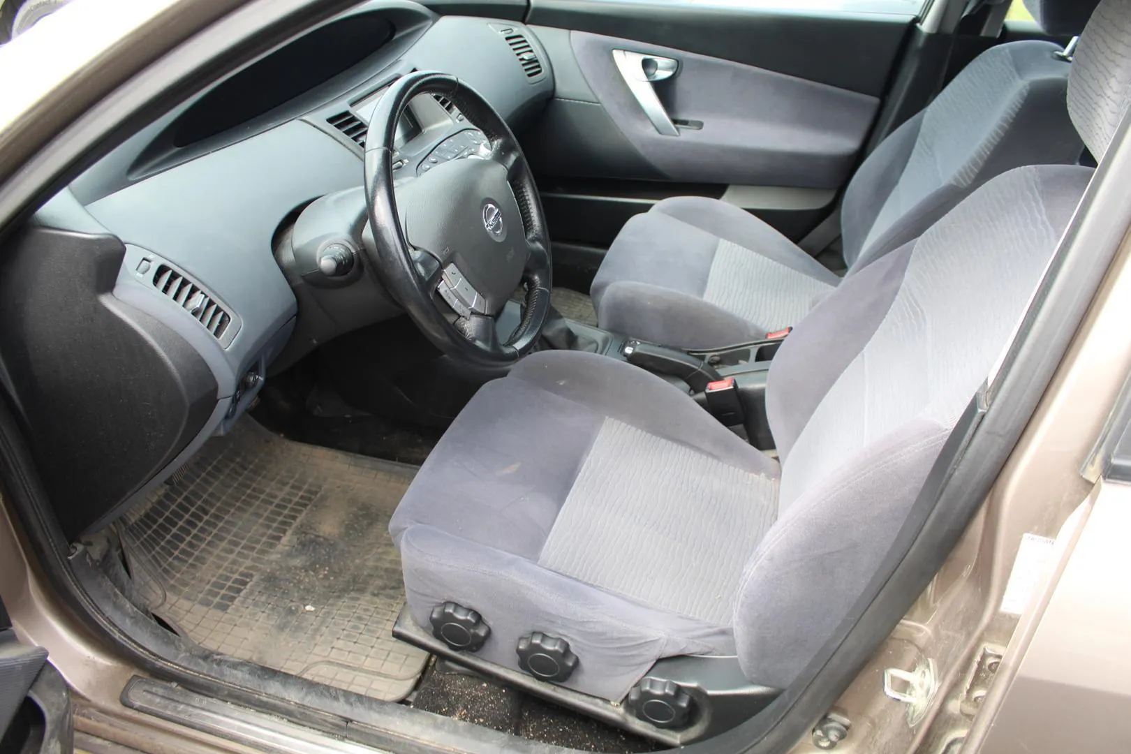 Nissan Primera BHI-166 carousel image