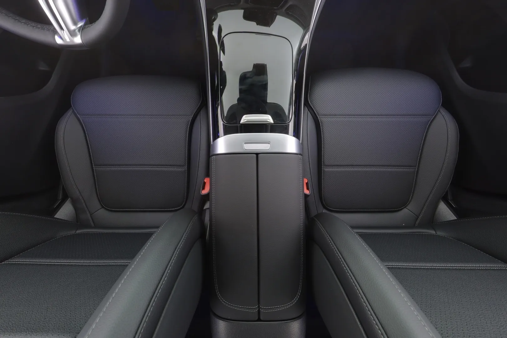 Mercedes-Benz GLC ZPU-522 carousel image