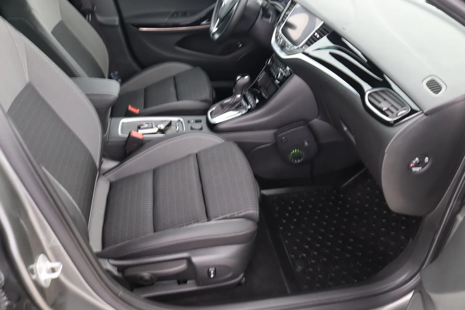Opel Astra FOH-842 carousel image