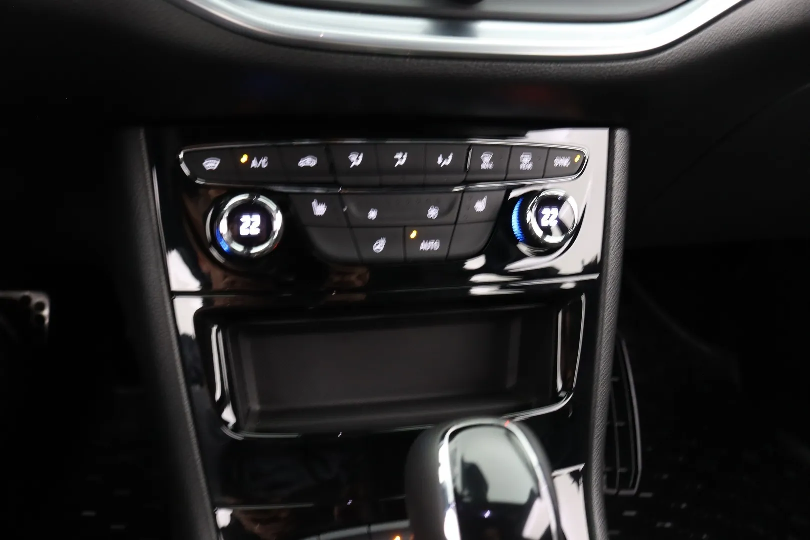 Opel Astra FOH-842 carousel image